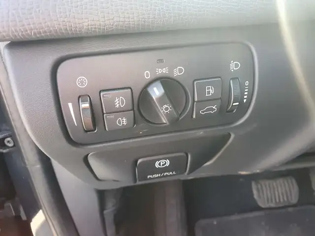 Volvo XC60 view 25