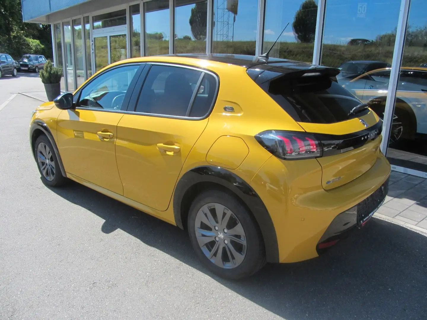 Peugeot 208 Elektromotor 136 Allure Pack Giallo - 1