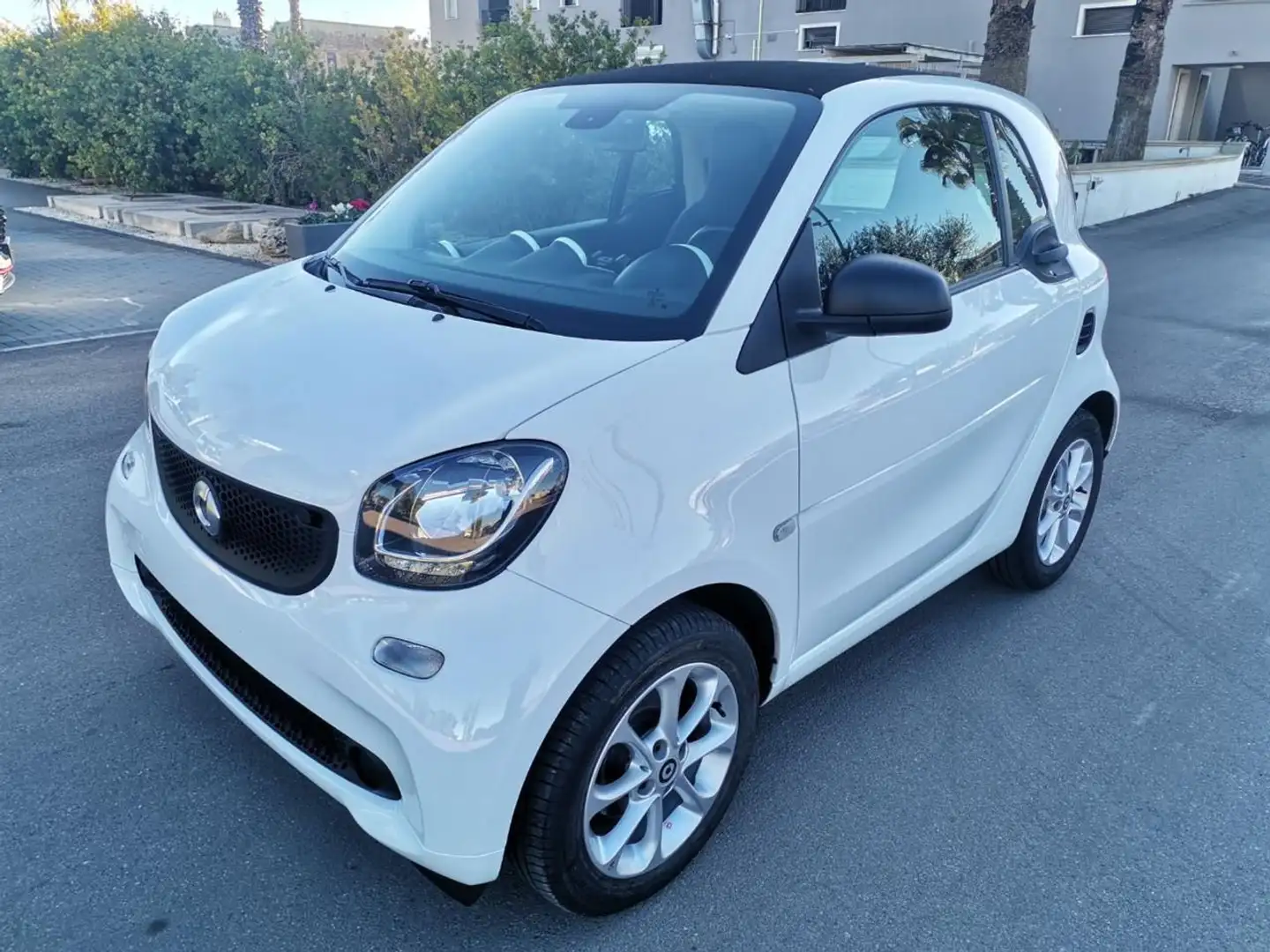 smart forTwo 70 1.0 twinamic AUTOMATICA Weiß - 1