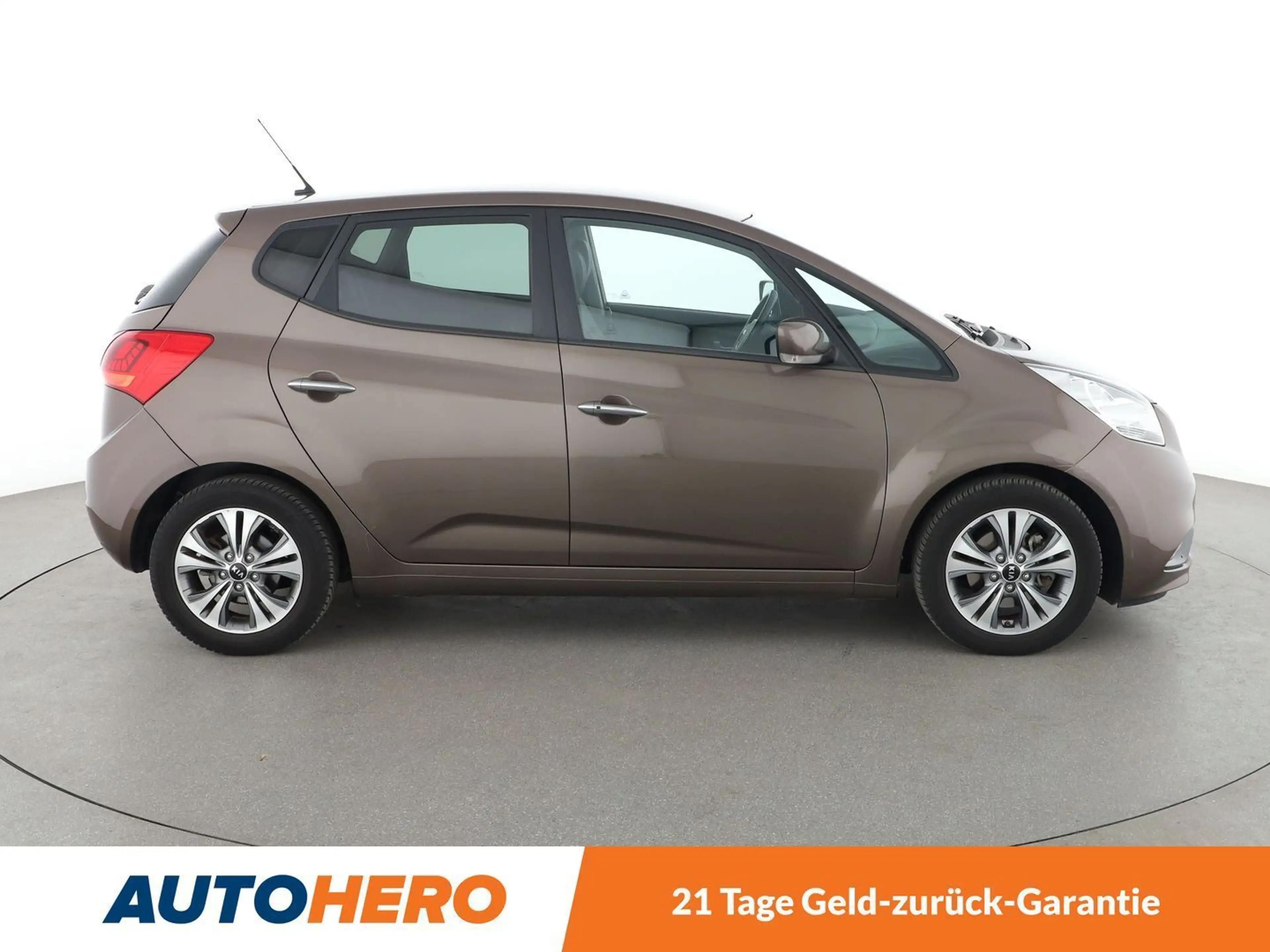 Kia Venga 1.6 Dream Team *NAVI*CAM*SHZ*LHZ*ALU*AHK* — photo 7