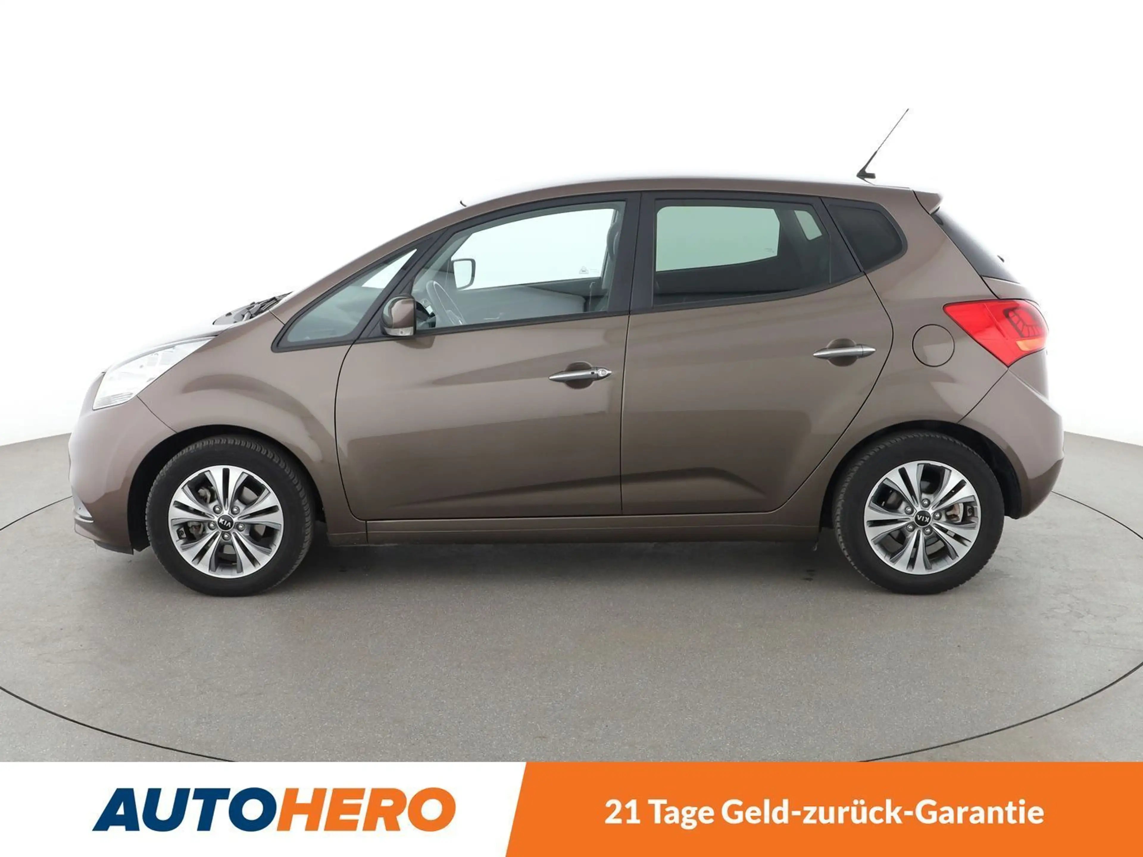 Kia Venga 1.6 Dream Team *NAVI*CAM*SHZ*LHZ*ALU*AHK* — photo 3