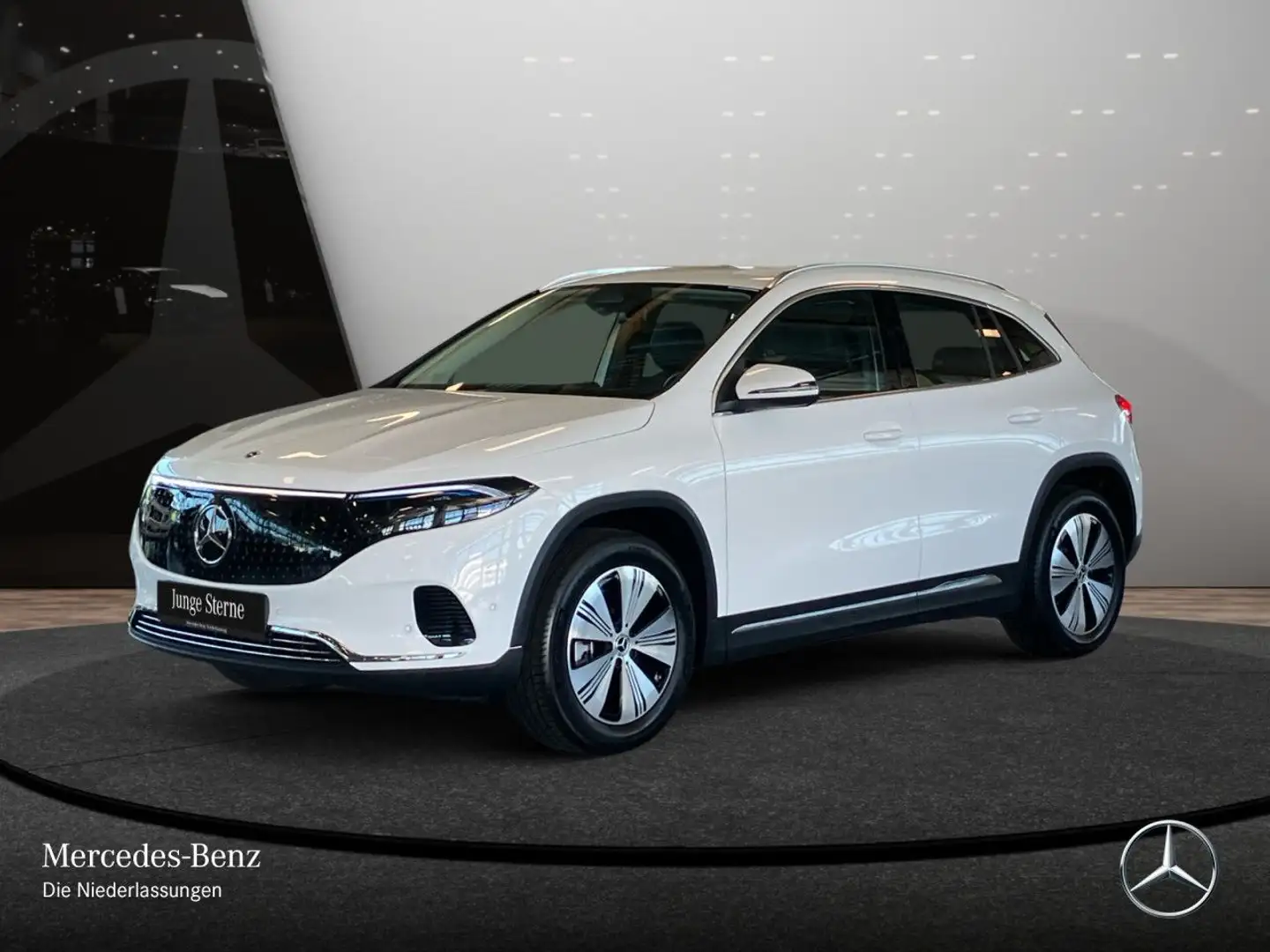 Mercedes-Benz EQA 300 4M PROG+ADVANCED+KAMERA+SPUR Bílá - 2