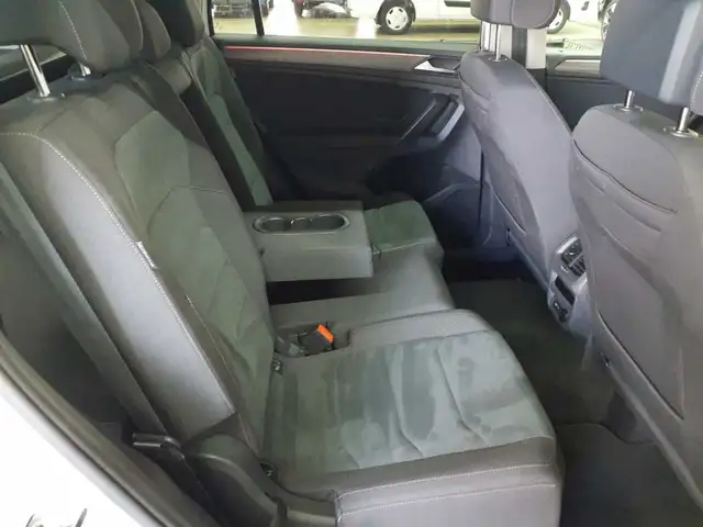 Volkswagen Tiguan view 13