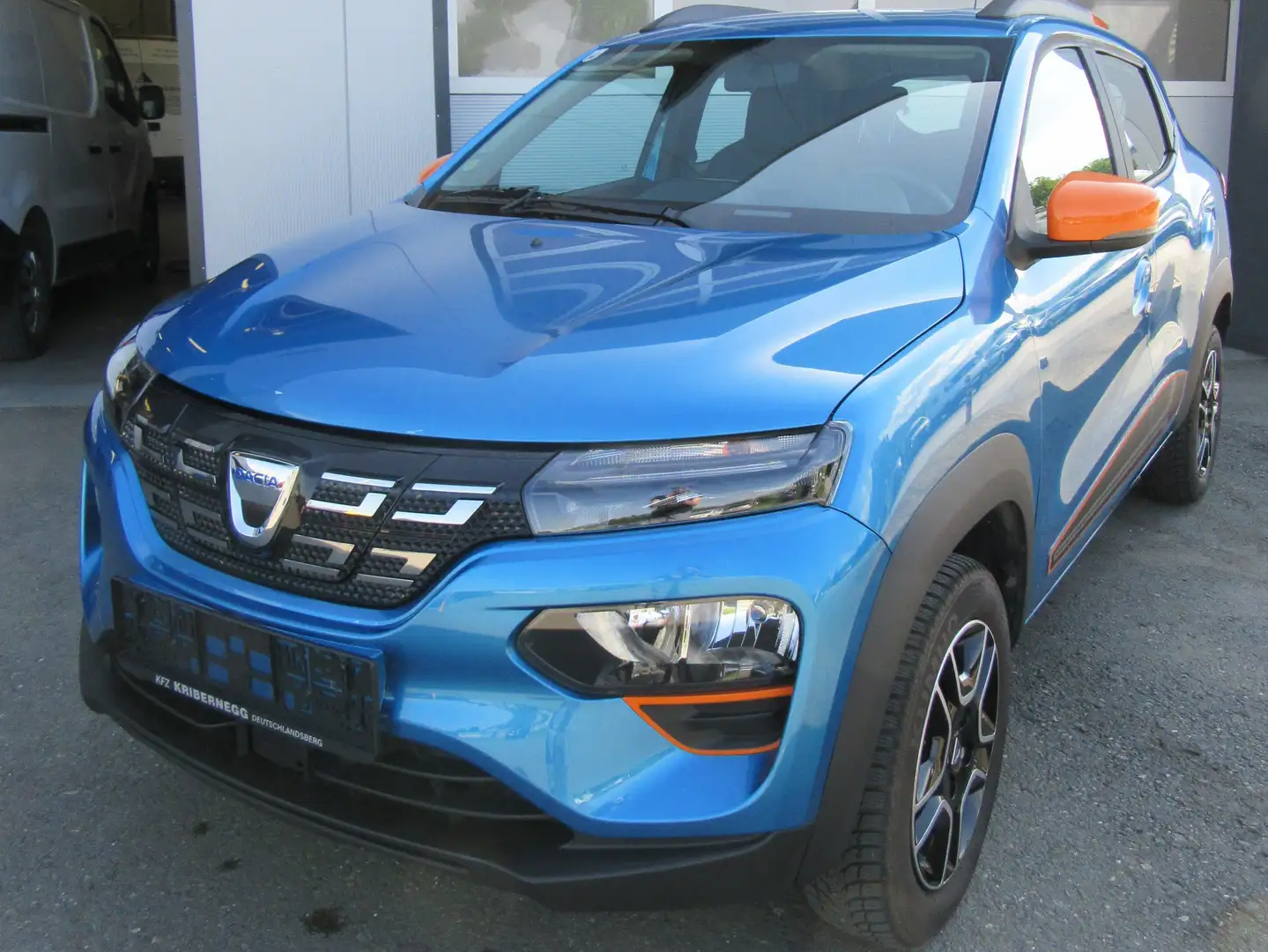 Dacia Spring 26,8kWh Comfort Blauw - 1