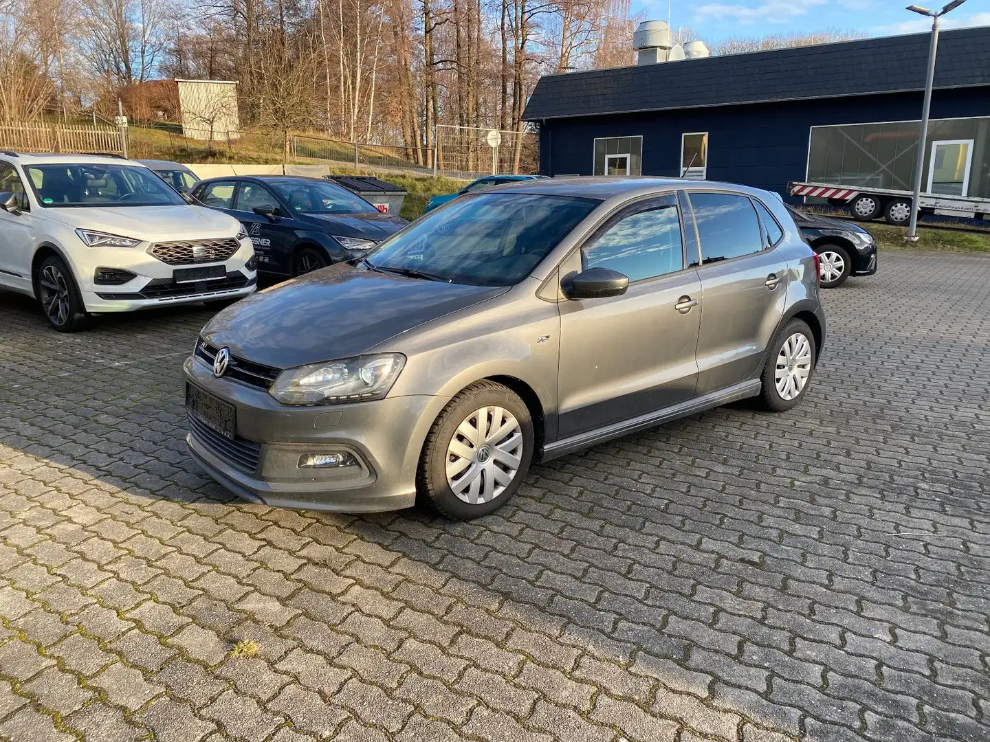 Volkswagen Polo V 1,2 TSI Life *Xenon *Winterpaket Gris - 1