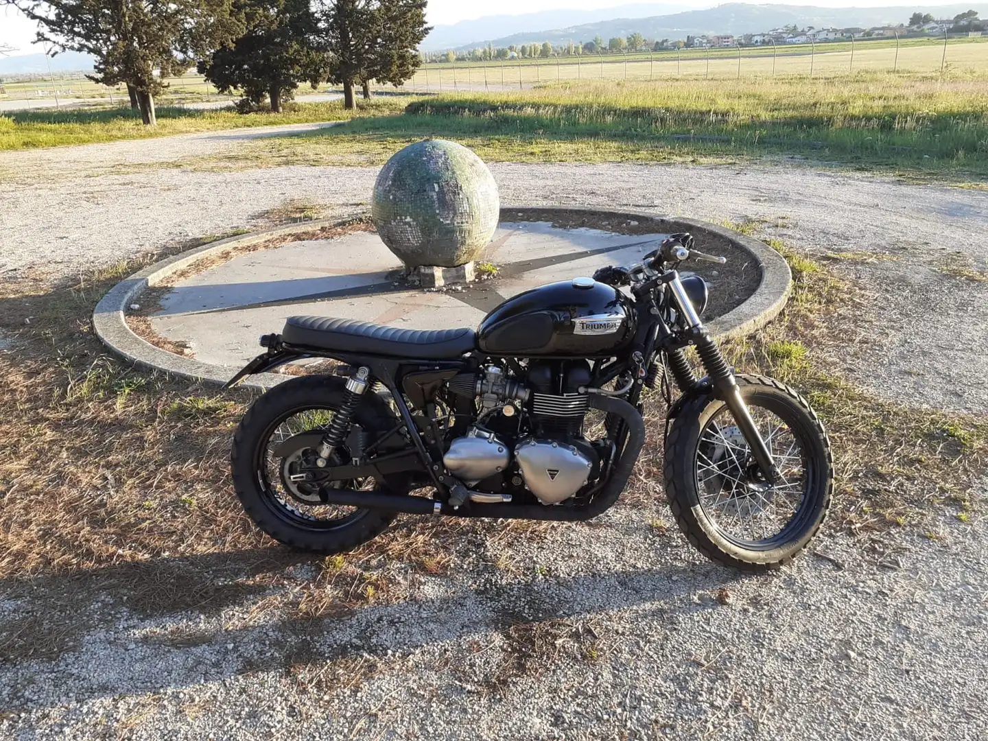Triumph Bonneville T100 865 black Negru - 2