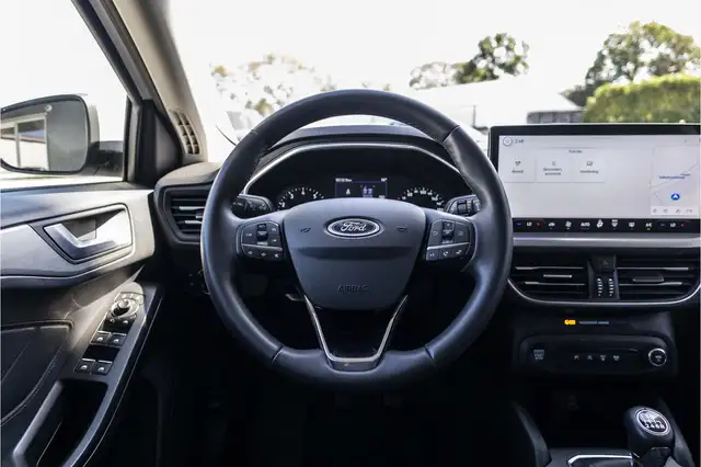 Ford Focus view 7