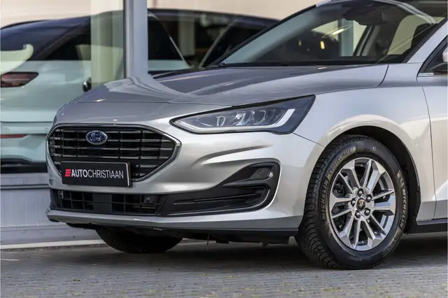 Ford Focus view 14