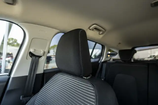 Ford Focus view 12