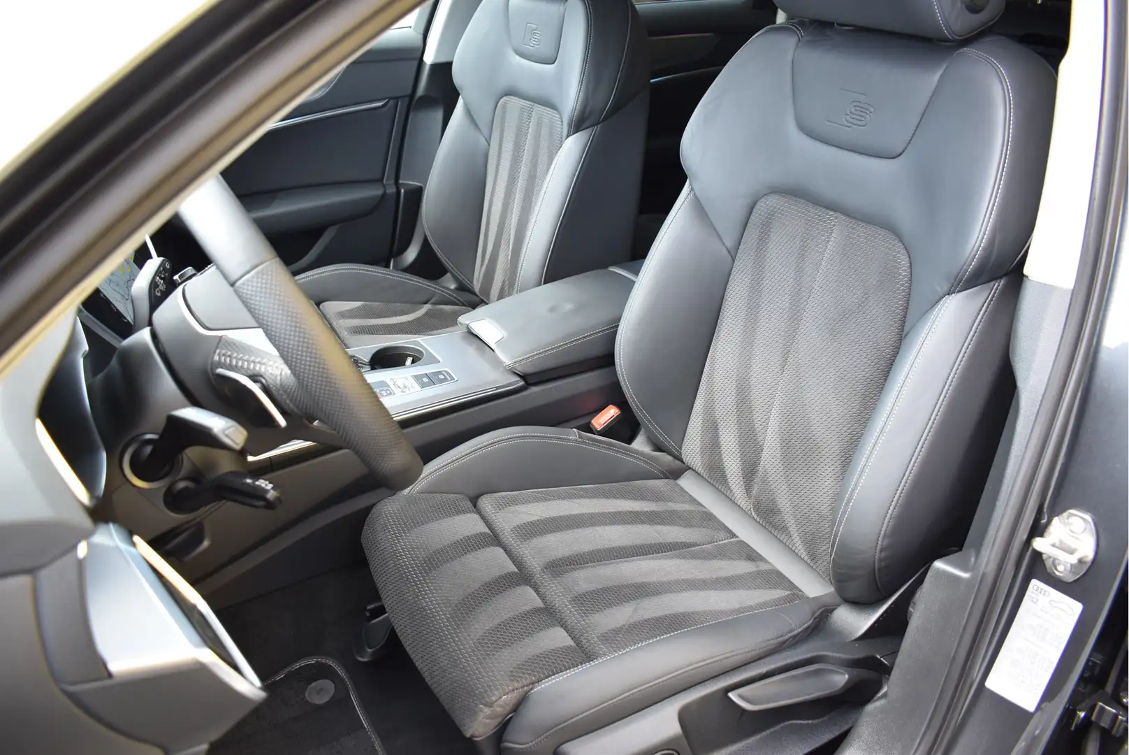Audi A6 Avant 55 TFSI e Quattro 367 Pk S-Line Competition Gris - 2