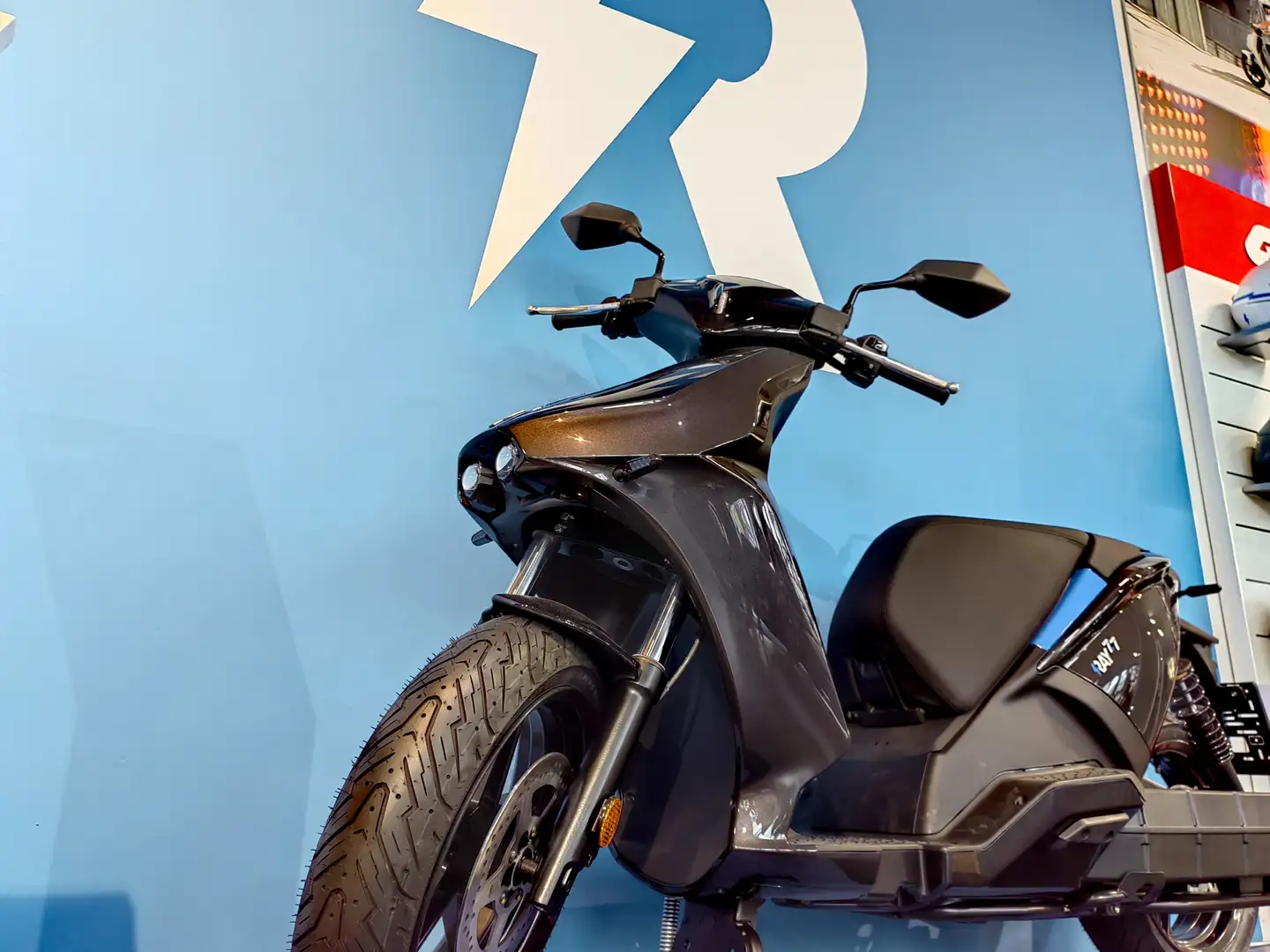 Ray 7.7 Elektroscooter 130 km/h mit Vorführer-Rabatt! Black - 2
