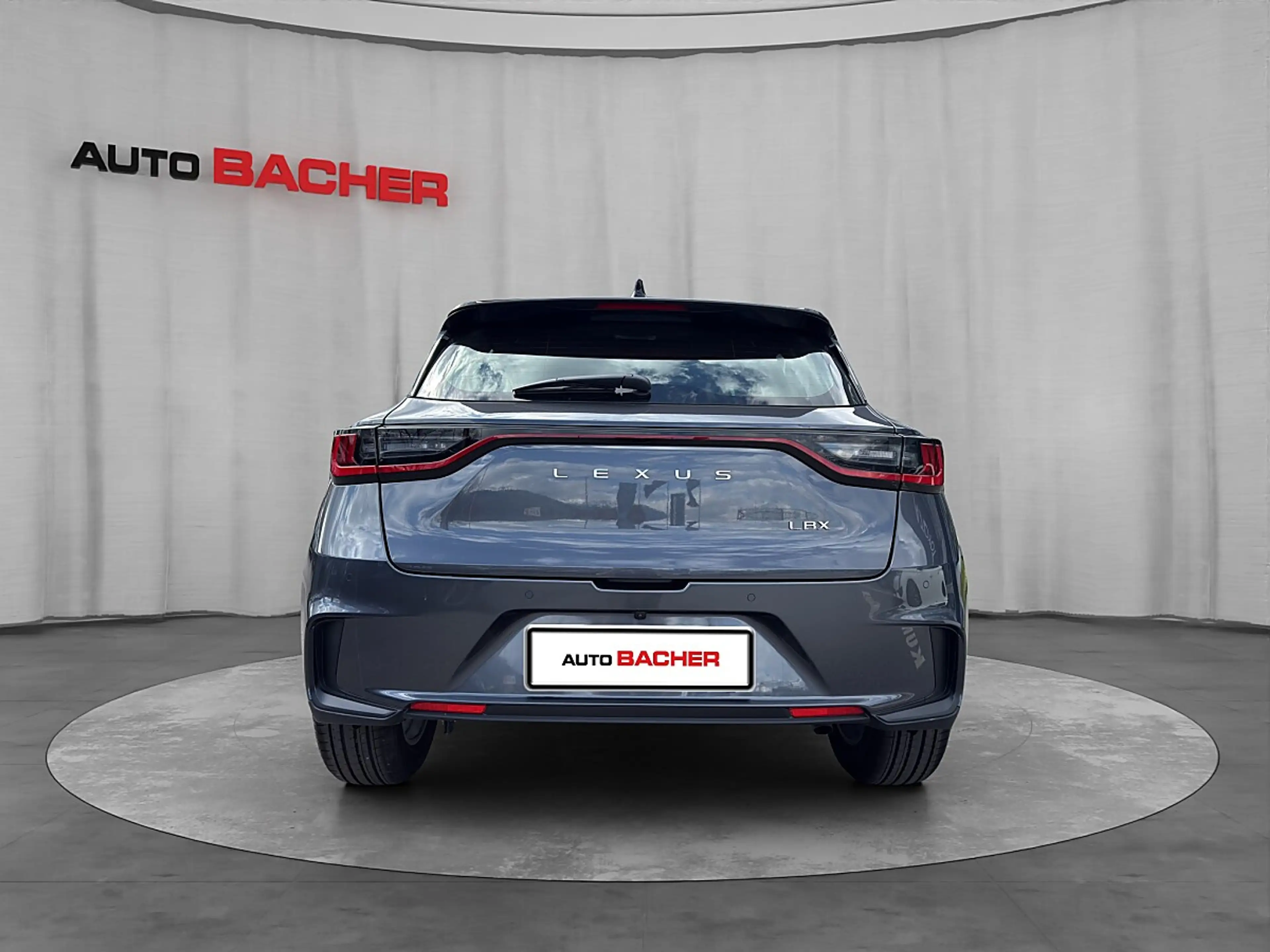 Lexus LBX Basis 136 PS 2WD — photo 6