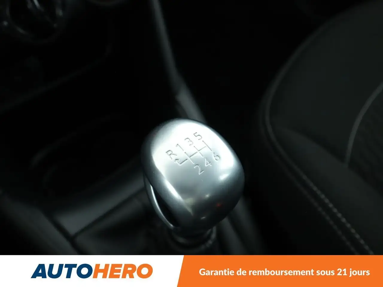 Peugeot 208 208 — photo 26
