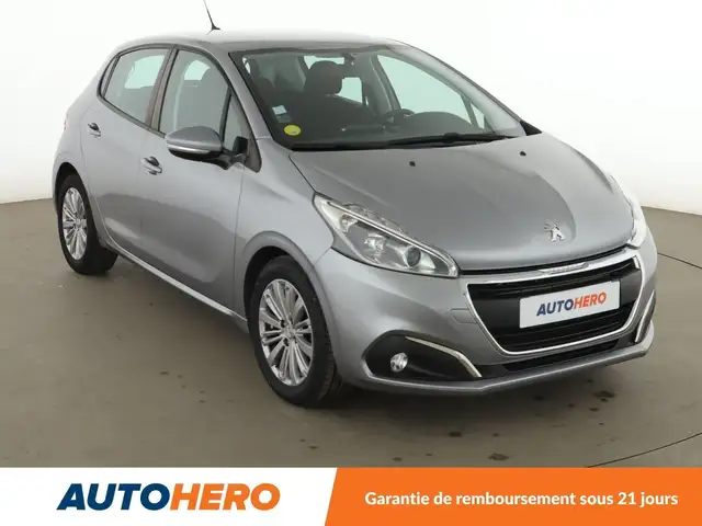 Peugeot 208 view 8