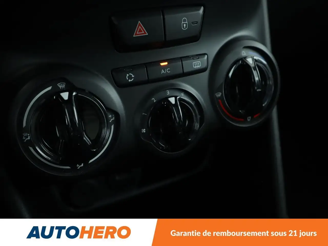 Peugeot 208 208 — photo 25