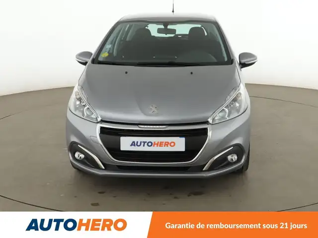 Peugeot 208 view 9