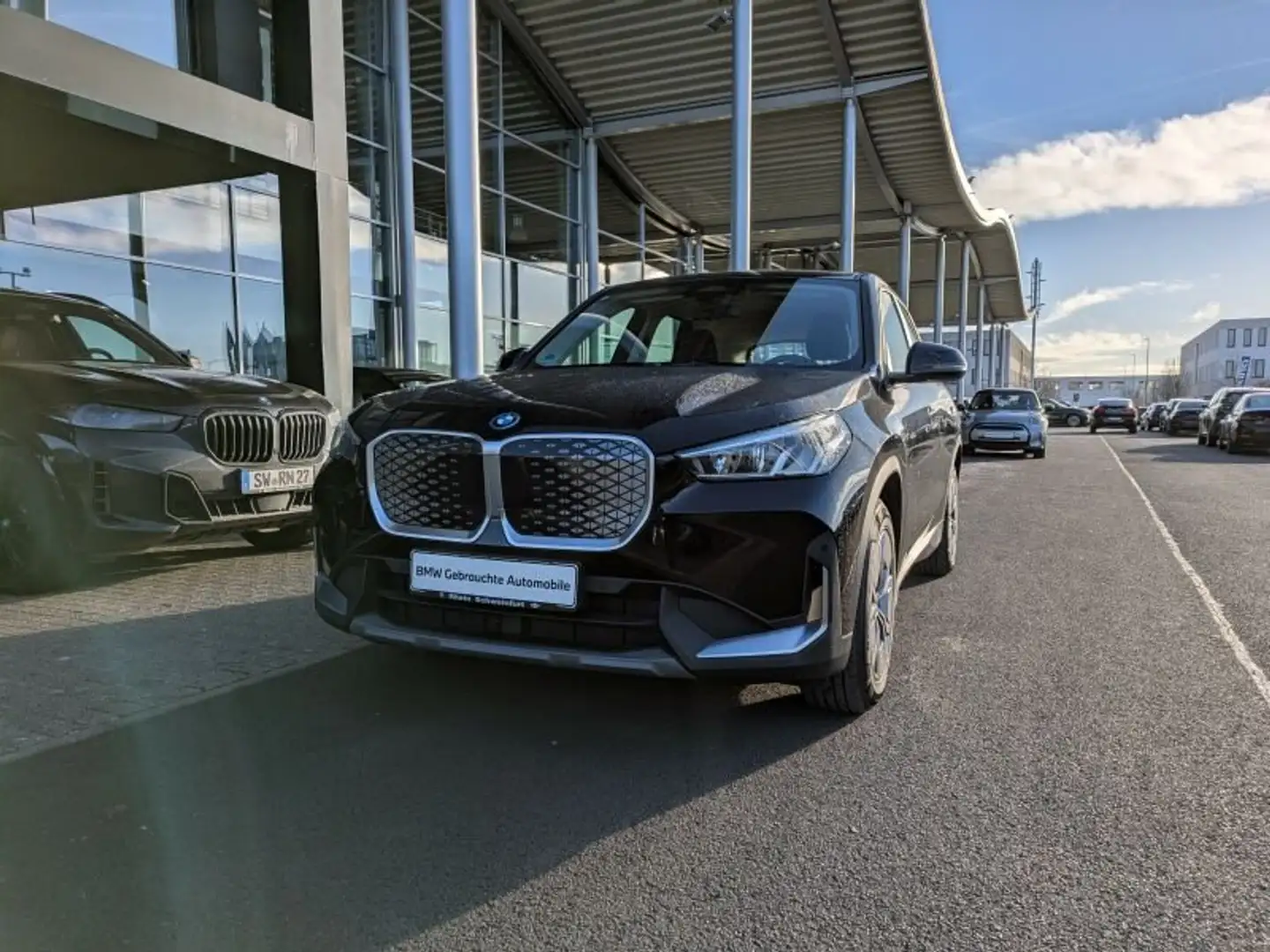 BMW iX1 xDrive30 Navi. Park.Ass. Kamera. Schwarz - 2