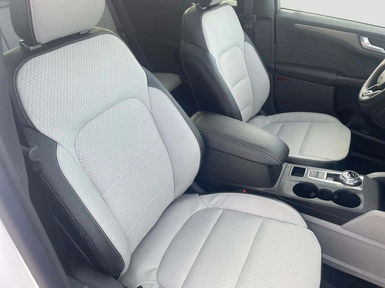 Ford Escape снимка Ford Escape