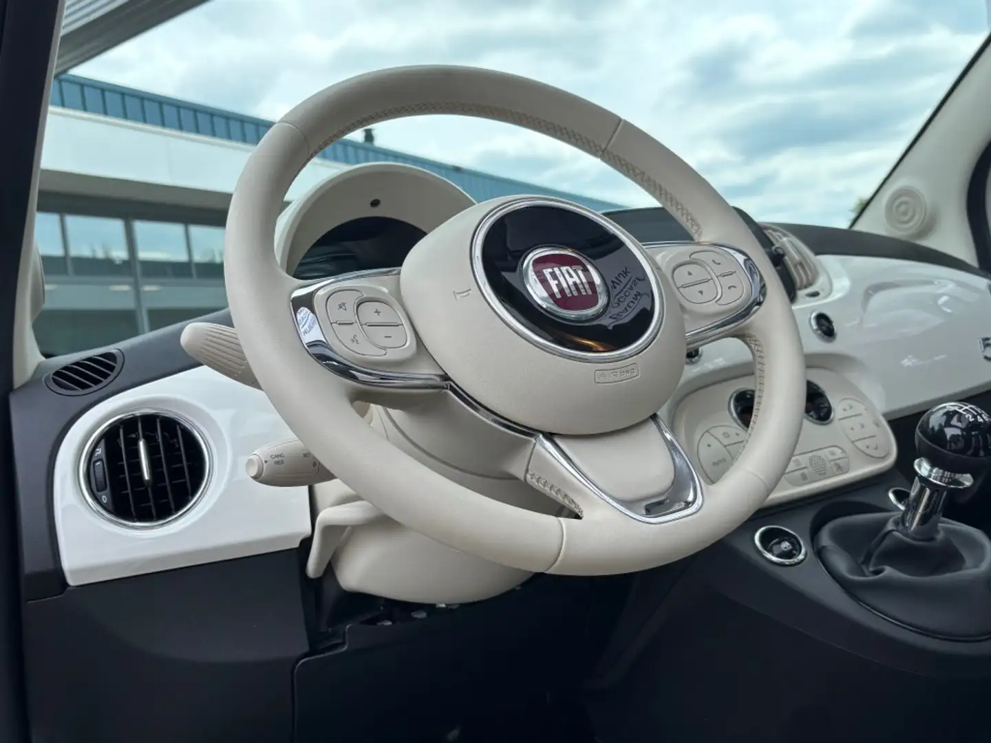 Fiat 500C 1.0 HYBRID DOLCEVITA AIRCO LMV PDC CARPLAY Wit - 2