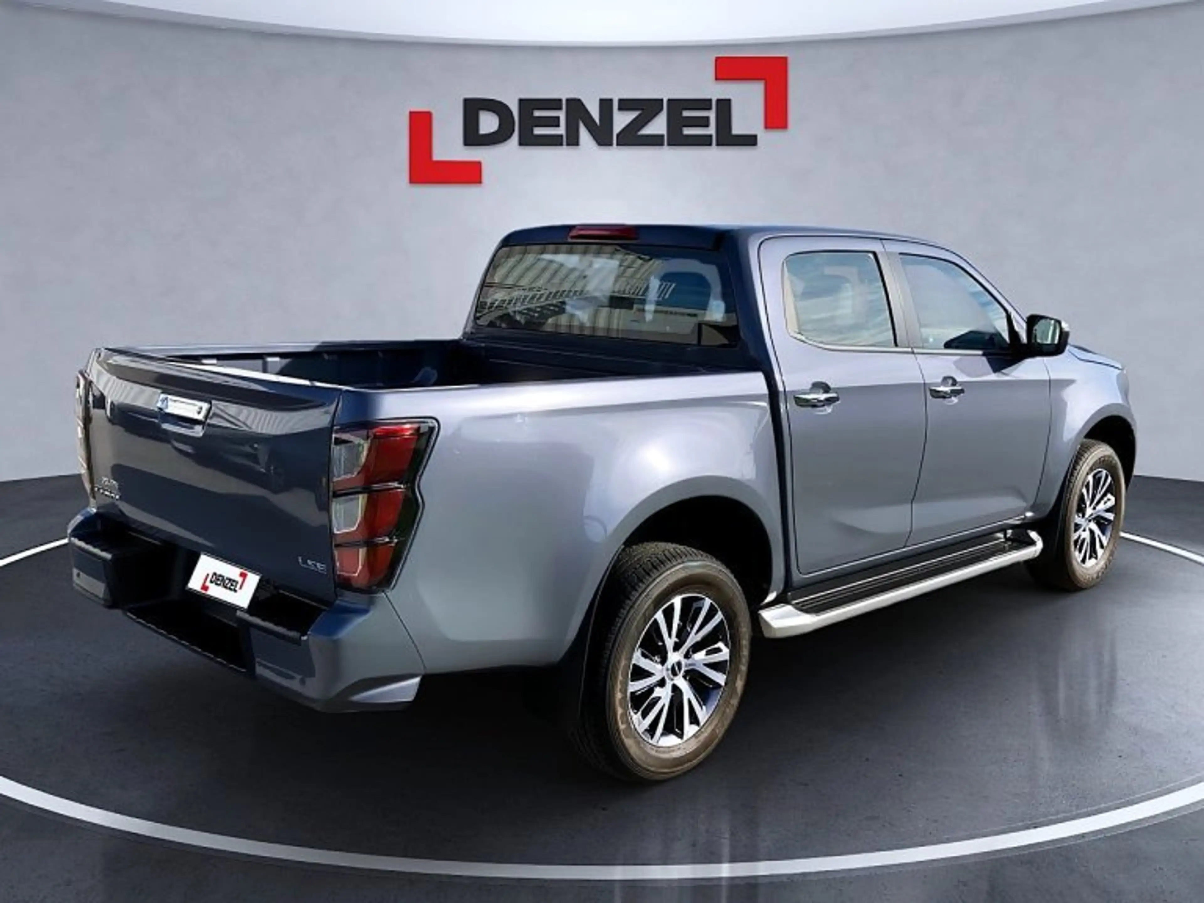 Isuzu D-Max Double Cab 4x4 LSE — photo 4