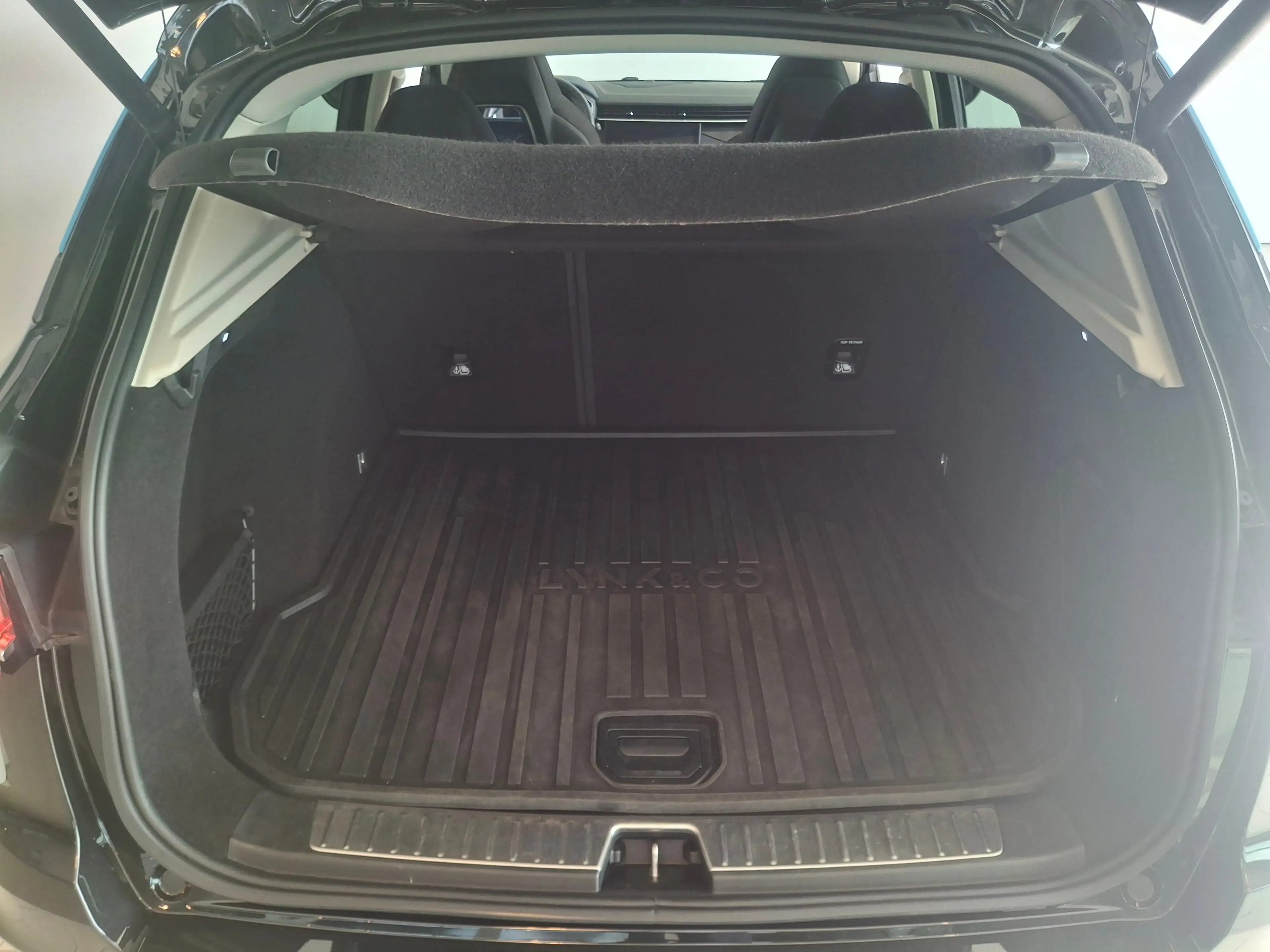 Lynk & Co 01 1.5 PHEV PANO LED INFINITY SOUND MEMORY 360° Camer — photo 14