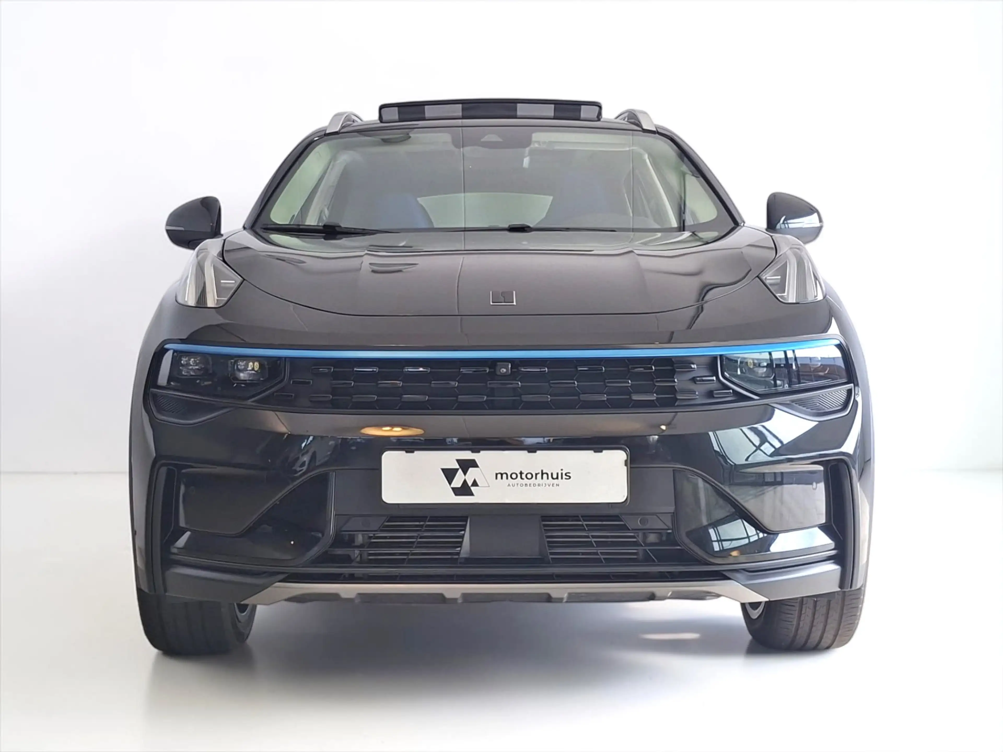 Lynk & Co 01 1.5 PHEV PANO LED INFINITY SOUND MEMORY 360° Camer — photo 11