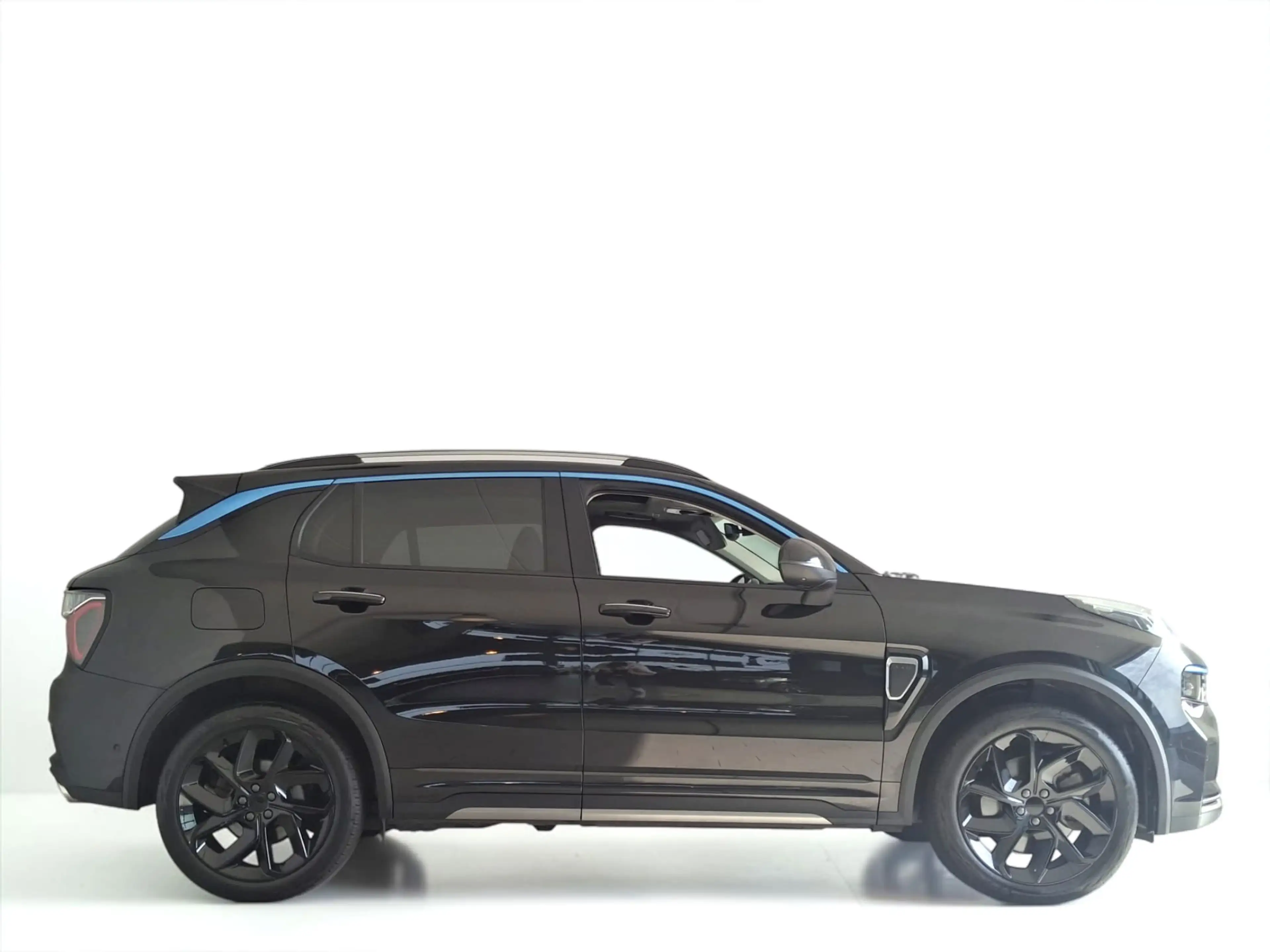 Lynk & Co 01 1.5 PHEV PANO LED INFINITY SOUND MEMORY 360° Camer — photo 9