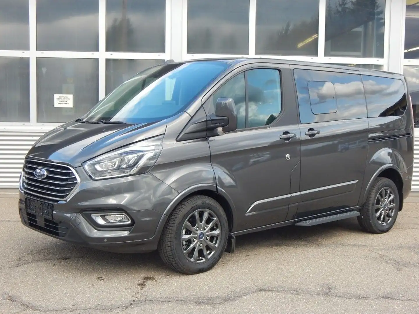 Ford Tourneo Custom 320 L1H1 VA Autm. Titanium X Gris - 1