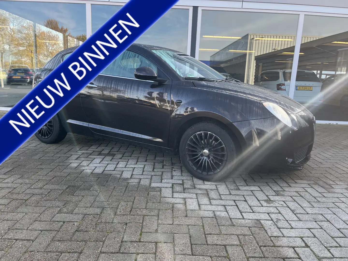 Alfa Romeo MiTo 1.4 Distinctive / Nav / Lmv / Clima Noir - 1