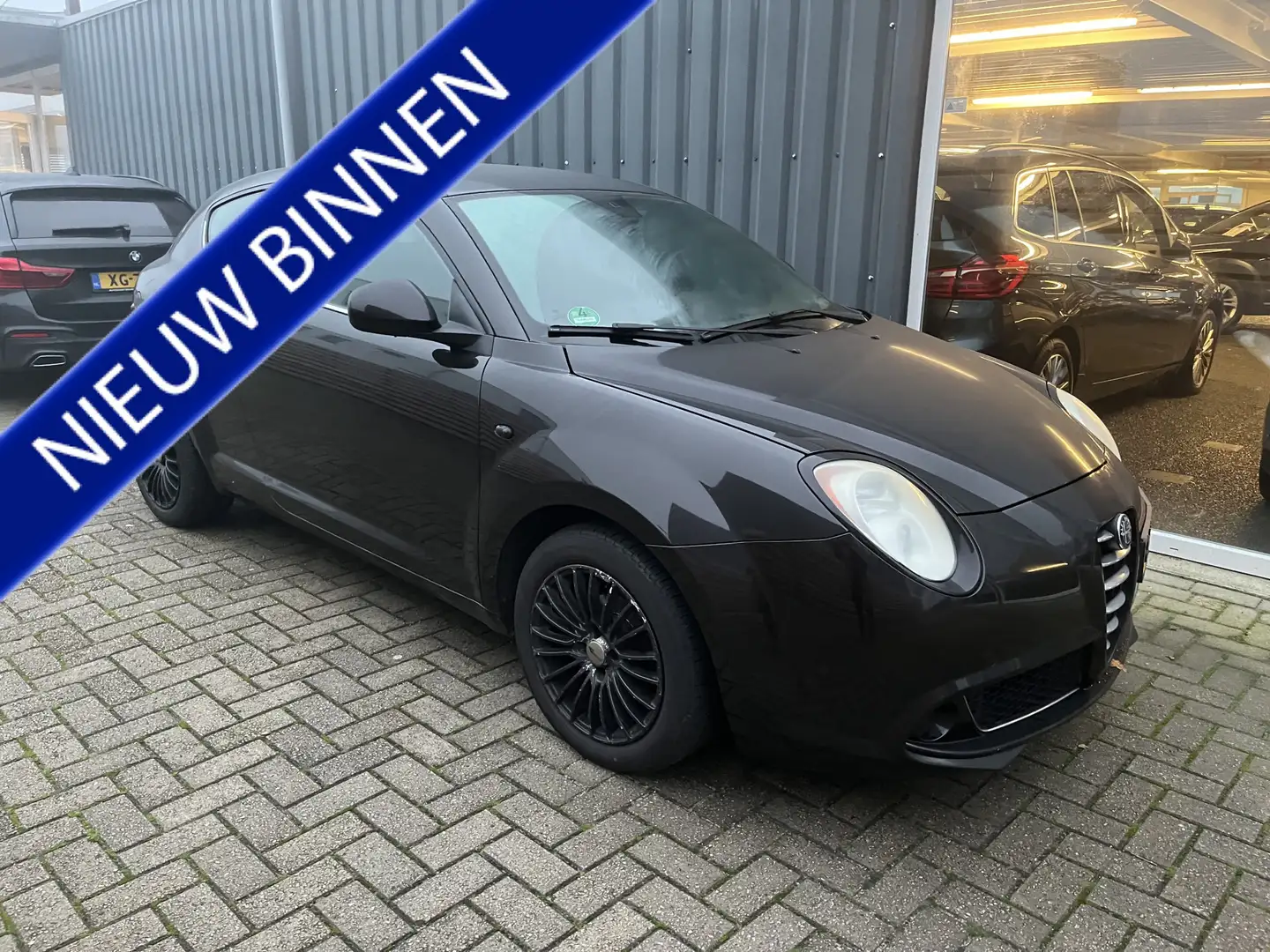Alfa Romeo MiTo 1.4 Distinctive / Nav / Lmv Zwart - 1