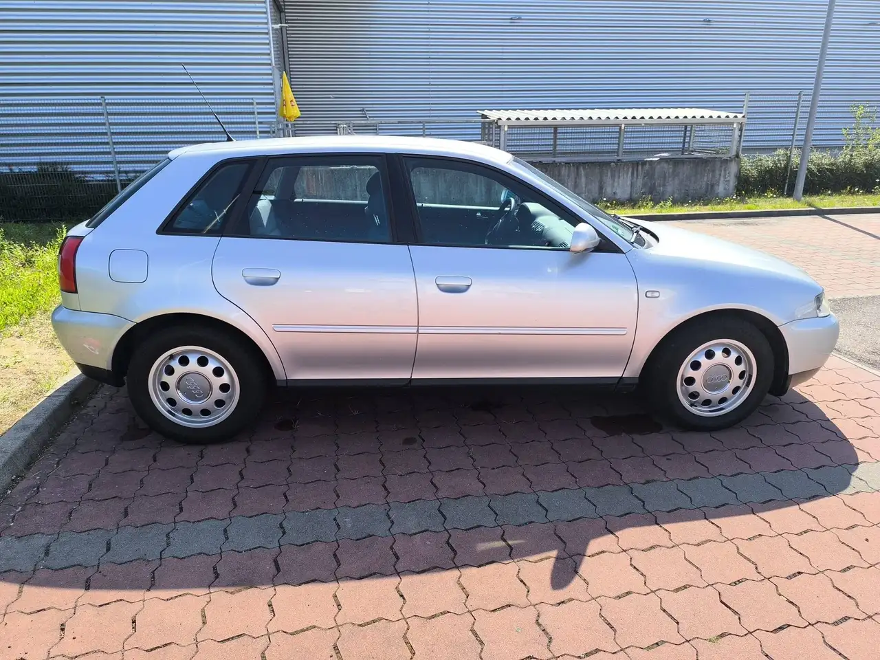 Audi A3 1.6 Benziner 108 PS | EZ 12/2000 | 190.000, foto 2