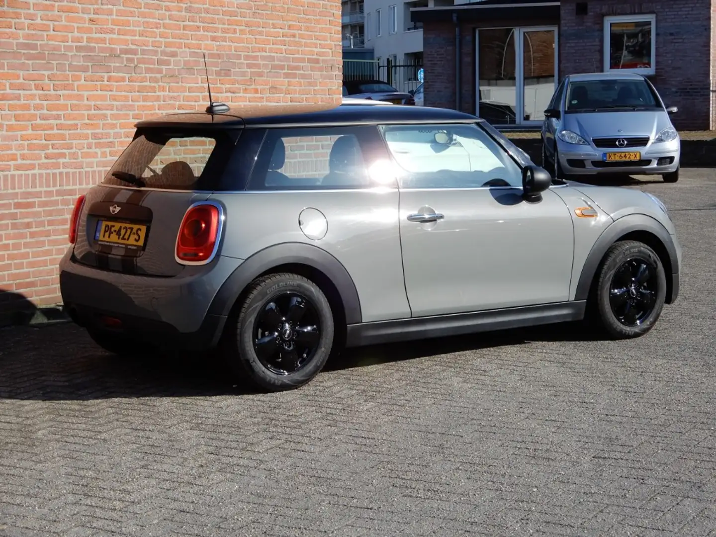 MINI One One Salt Automaat n Grijs - 2