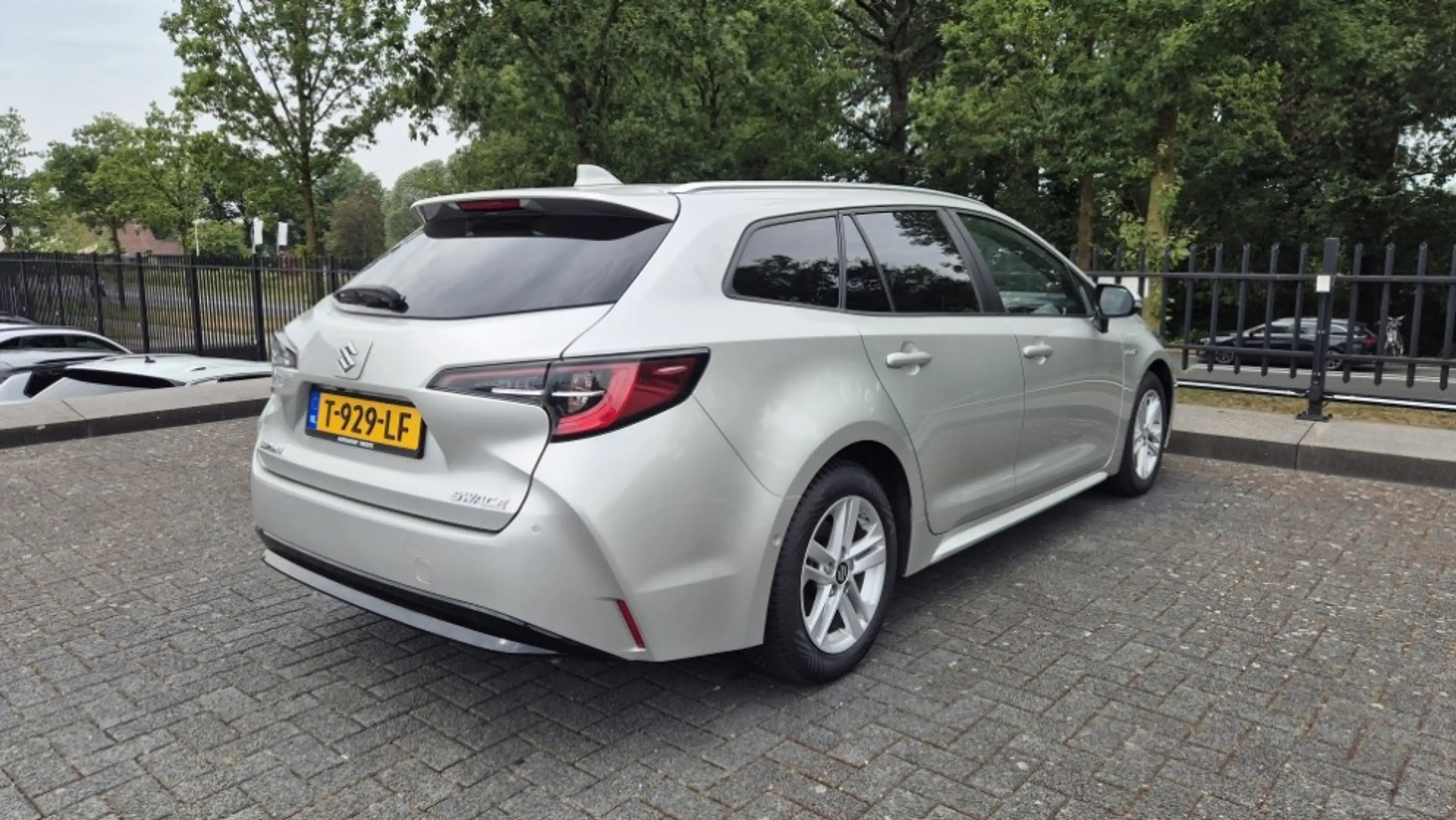 Suzuki Swace 1.8 Hybrid | STYLE | Camera | PDC | Stoelverw. | E — photo 3