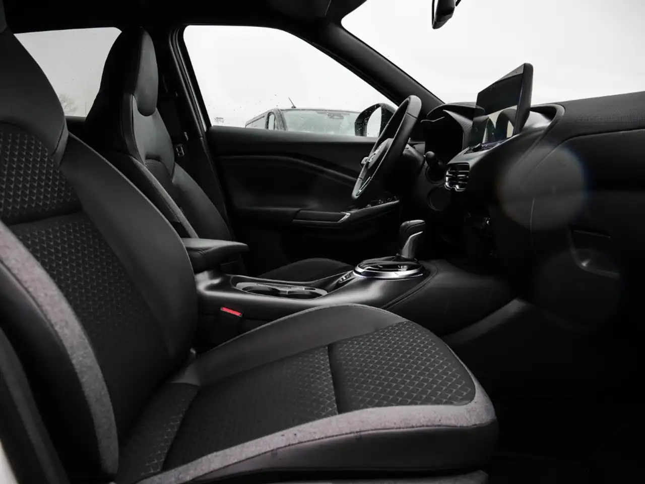 Nissan Juke Hybrid N-Connecta LED Apple CarPlay Android Auto K 9