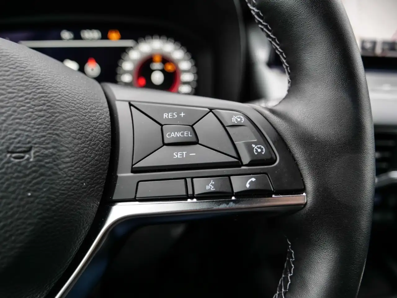 Nissan Juke Hybrid N-Connecta LED Apple CarPlay Android Auto K 15