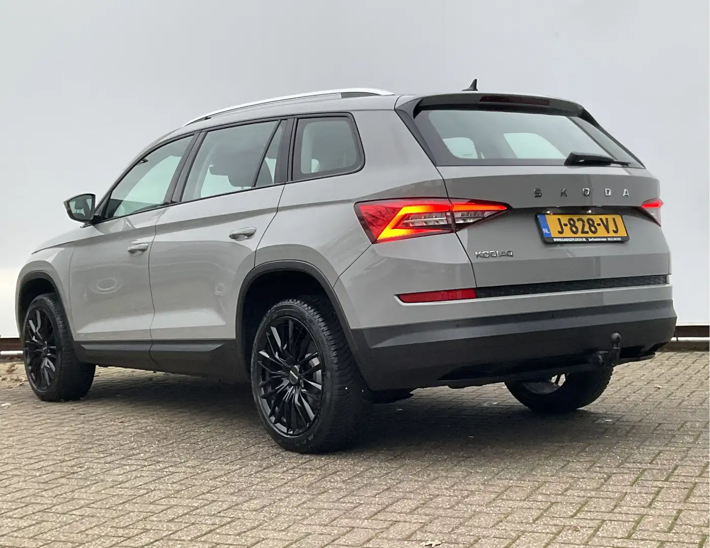 Skoda Kodiaq 1.5 TSI Aut7 DAB Nav/Cam Stoelverw. Business Editi Gris - 2