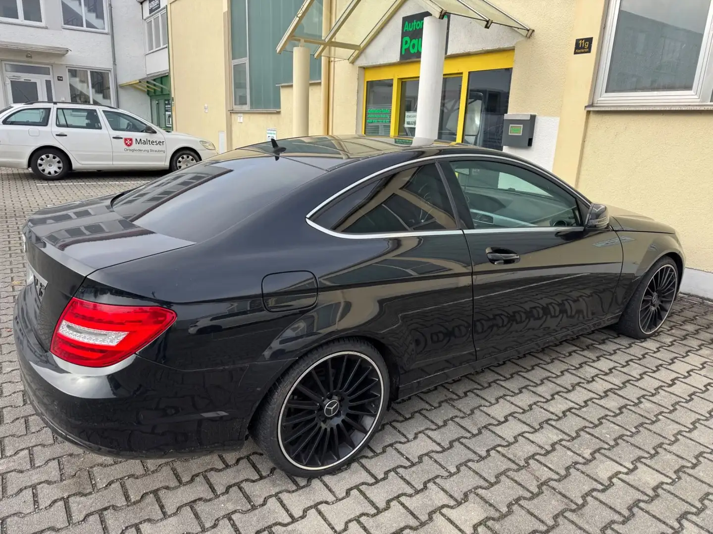 Mercedes-Benz C 180 Coupe CGI°19 Zoll Alufelgen°Leder° Negru - 1