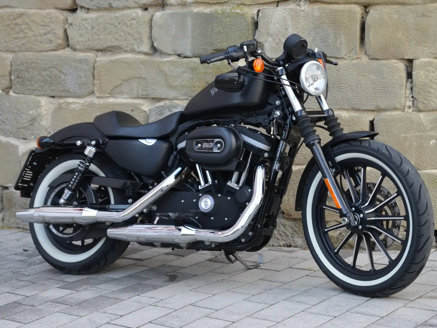 Harley-Davidson Iron 883 Sportster IRON 883 DEUTSCH WEISSWANDREIFEN Negro - 1