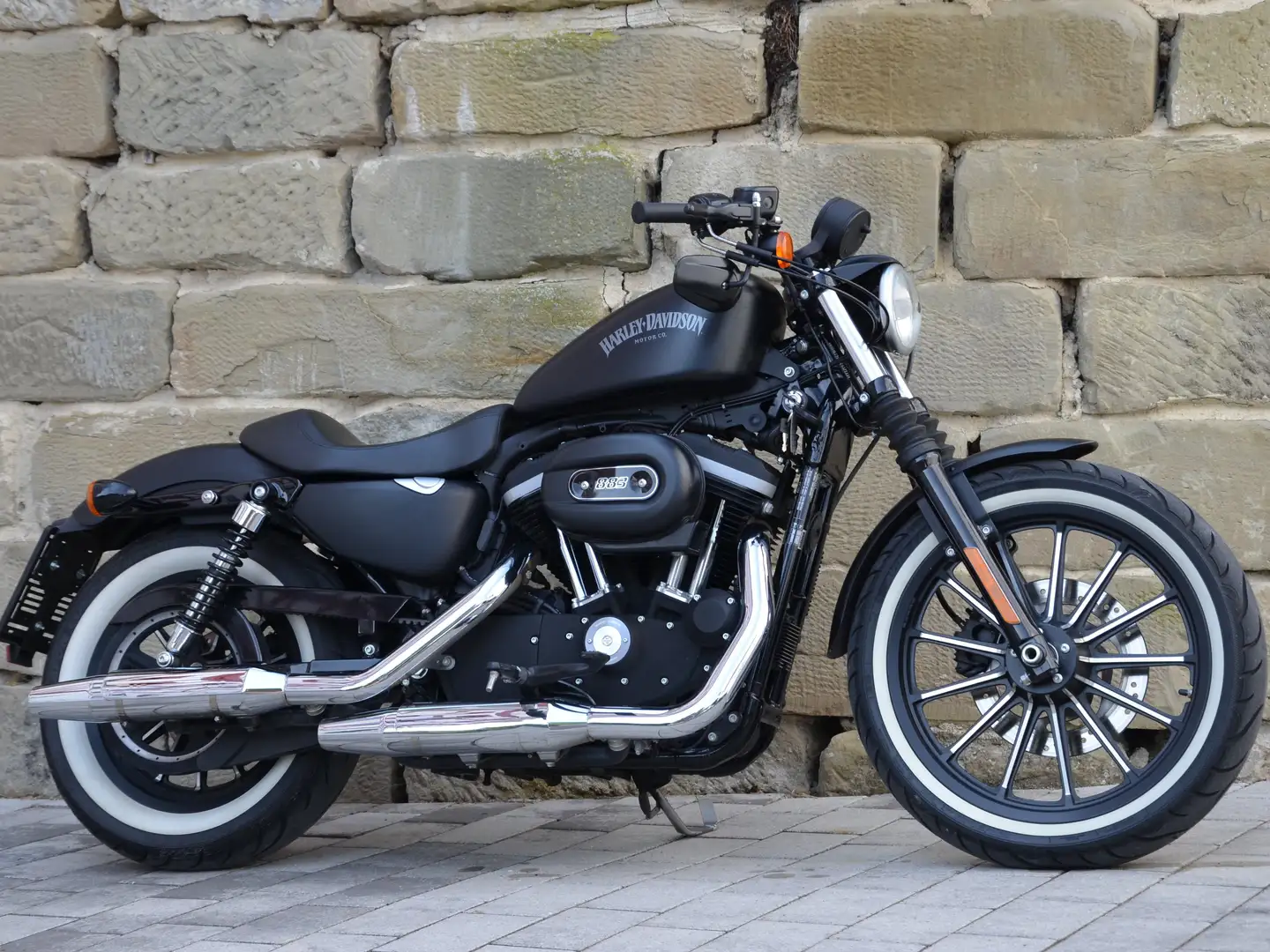 Harley-Davidson Iron 883 Sportster IRON 883 DEUTSCH WEISSWANDREIFEN Fekete - 2