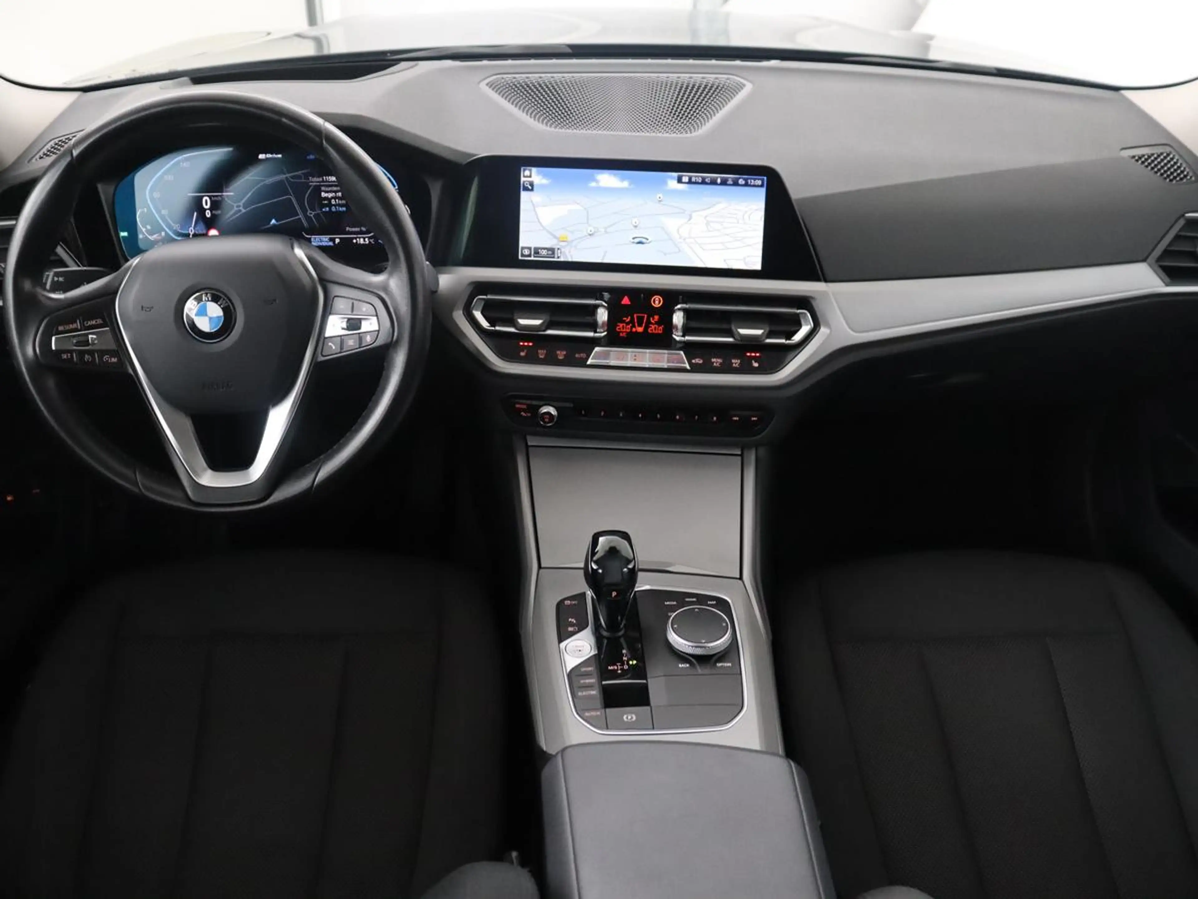 BMW 330 3-serie Touring 330e High Executive | SOH 91,4% | — photo 4