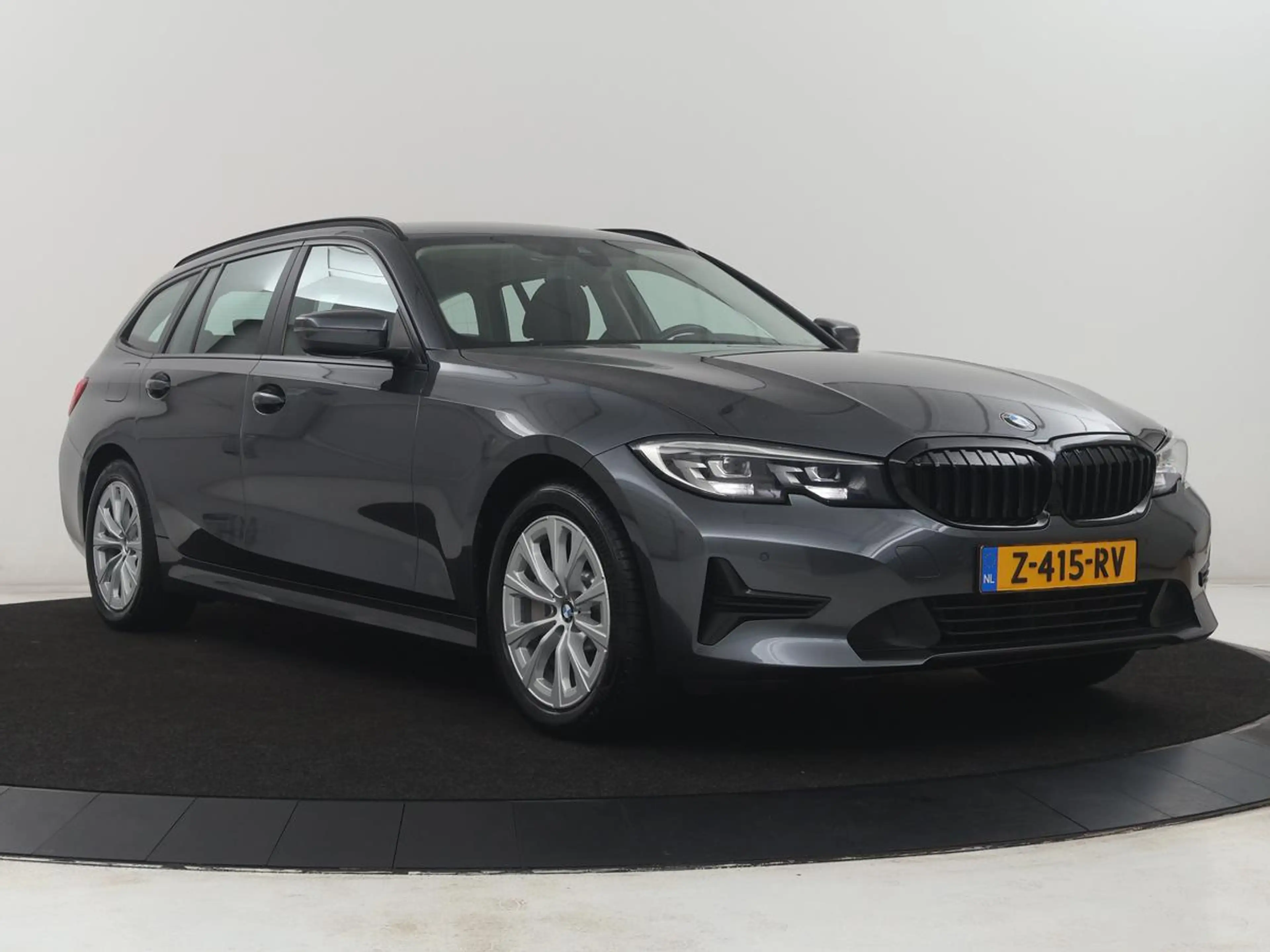 BMW 330 3-serie Touring 330e High Executive | SOH 91,4% | — photo 44