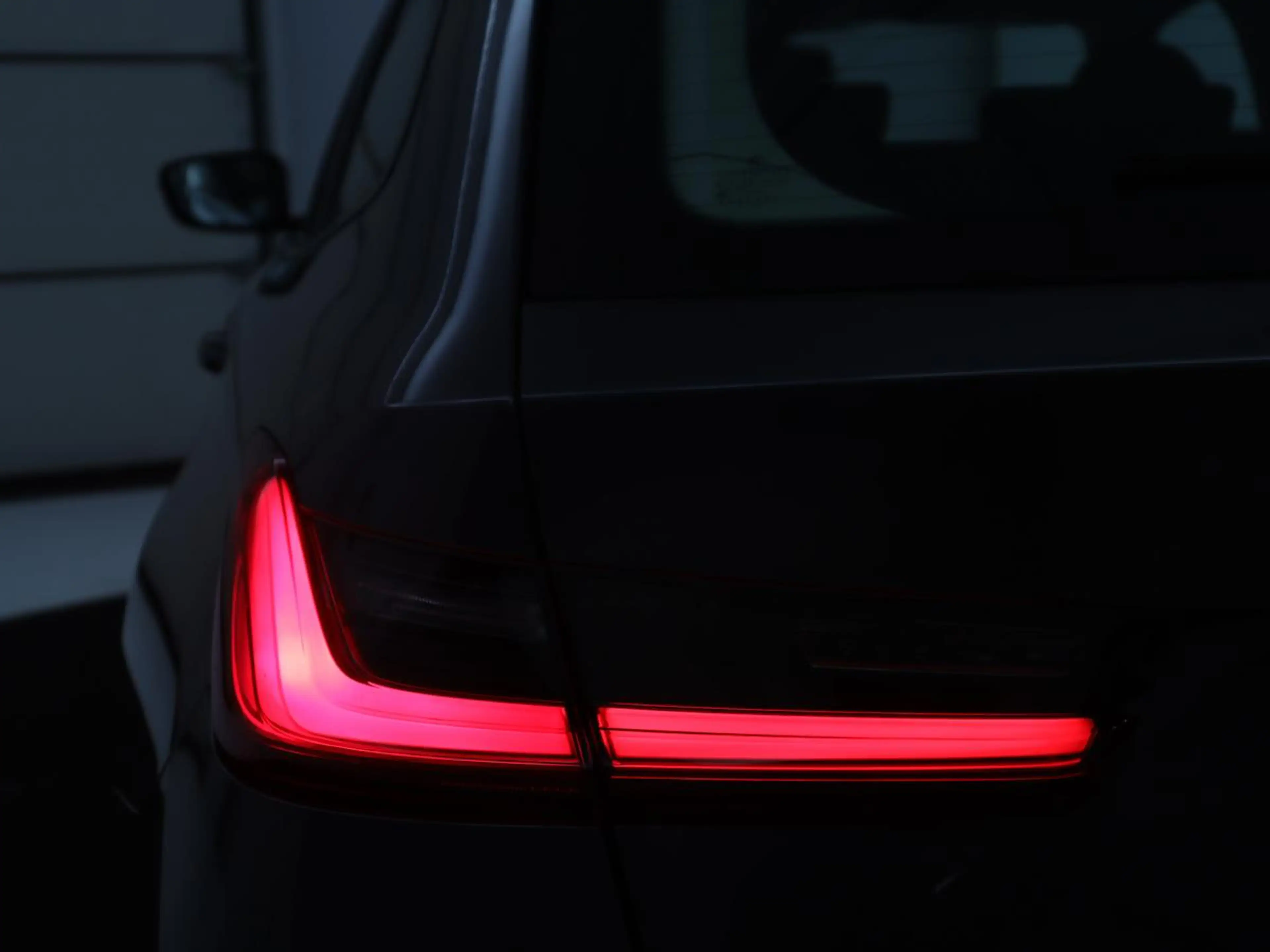 BMW 330 3-serie Touring 330e High Executive | SOH 91,4% | — photo 39