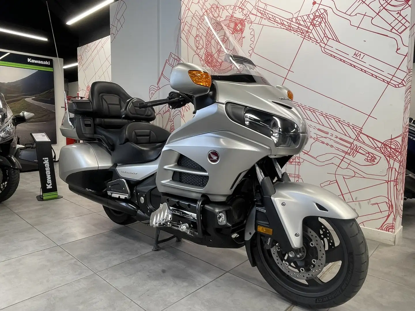 Honda Gold Wing Gris - 1