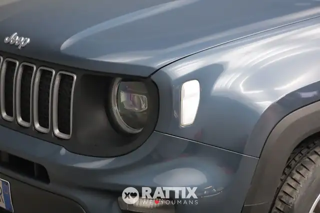 Jeep Renegade view 3
