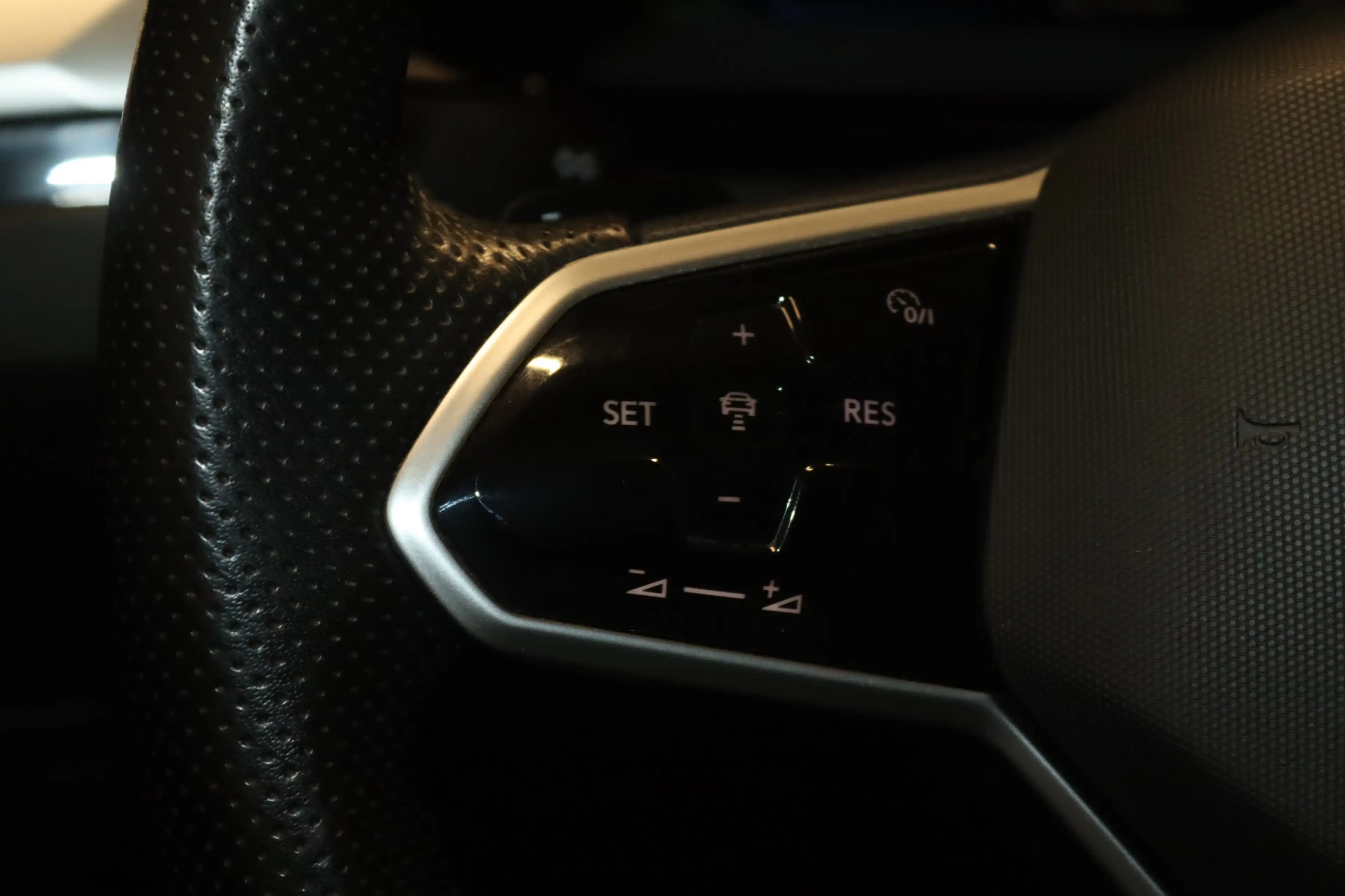 Volkswagen Arteon Shooting Brake R-Line 4M-VIRT-NAV-IQ-AHK- — photo 14