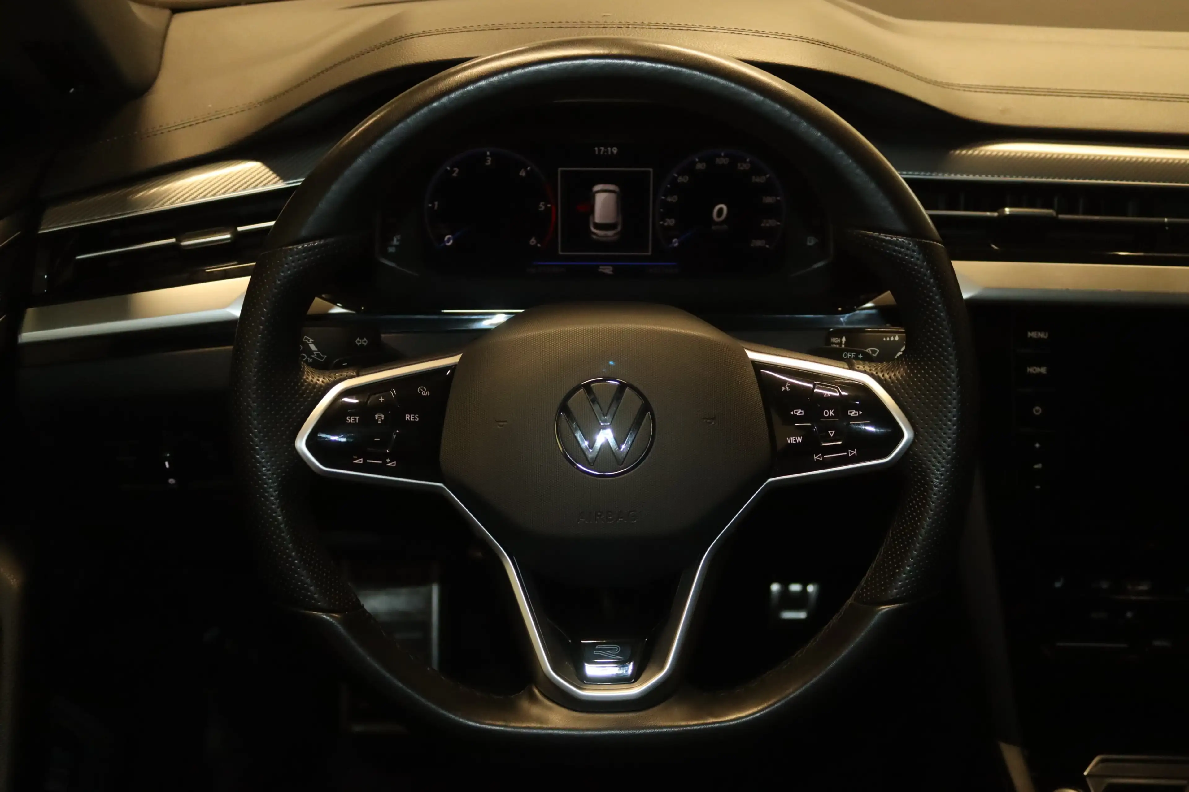 Volkswagen Arteon Shooting Brake R-Line 4M-VIRT-NAV-IQ-AHK- — photo 13