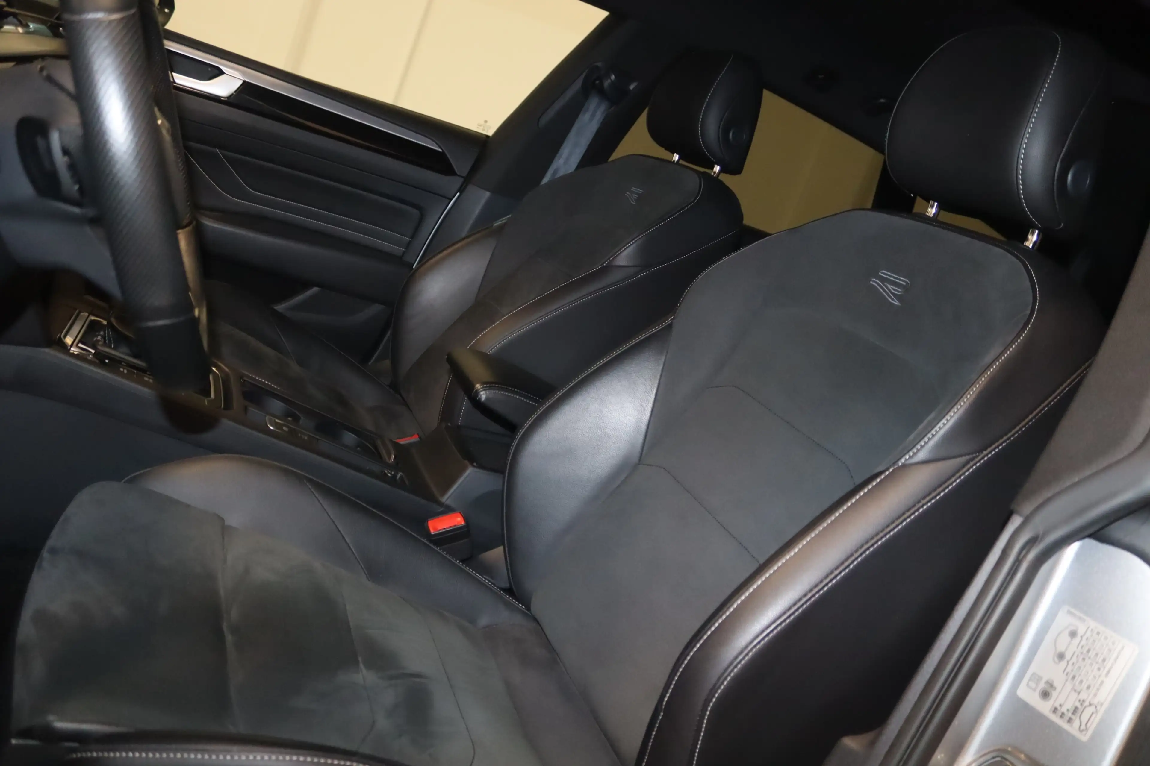 Volkswagen Arteon Shooting Brake R-Line 4M-VIRT-NAV-IQ-AHK- — photo 9