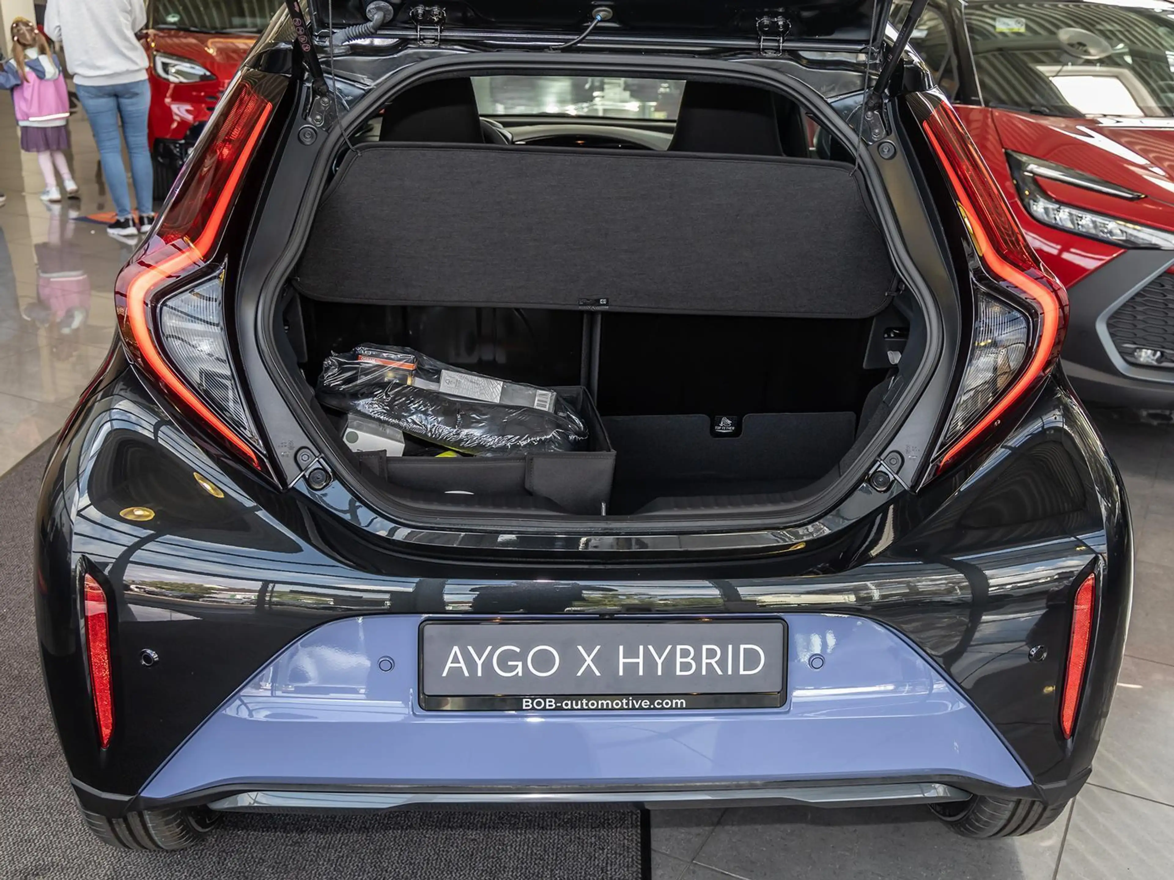 Toyota Aygo X X 1.5 HEV LOUNGE NAVI SHZ PDC KLIMA BT ZV — photo 8
