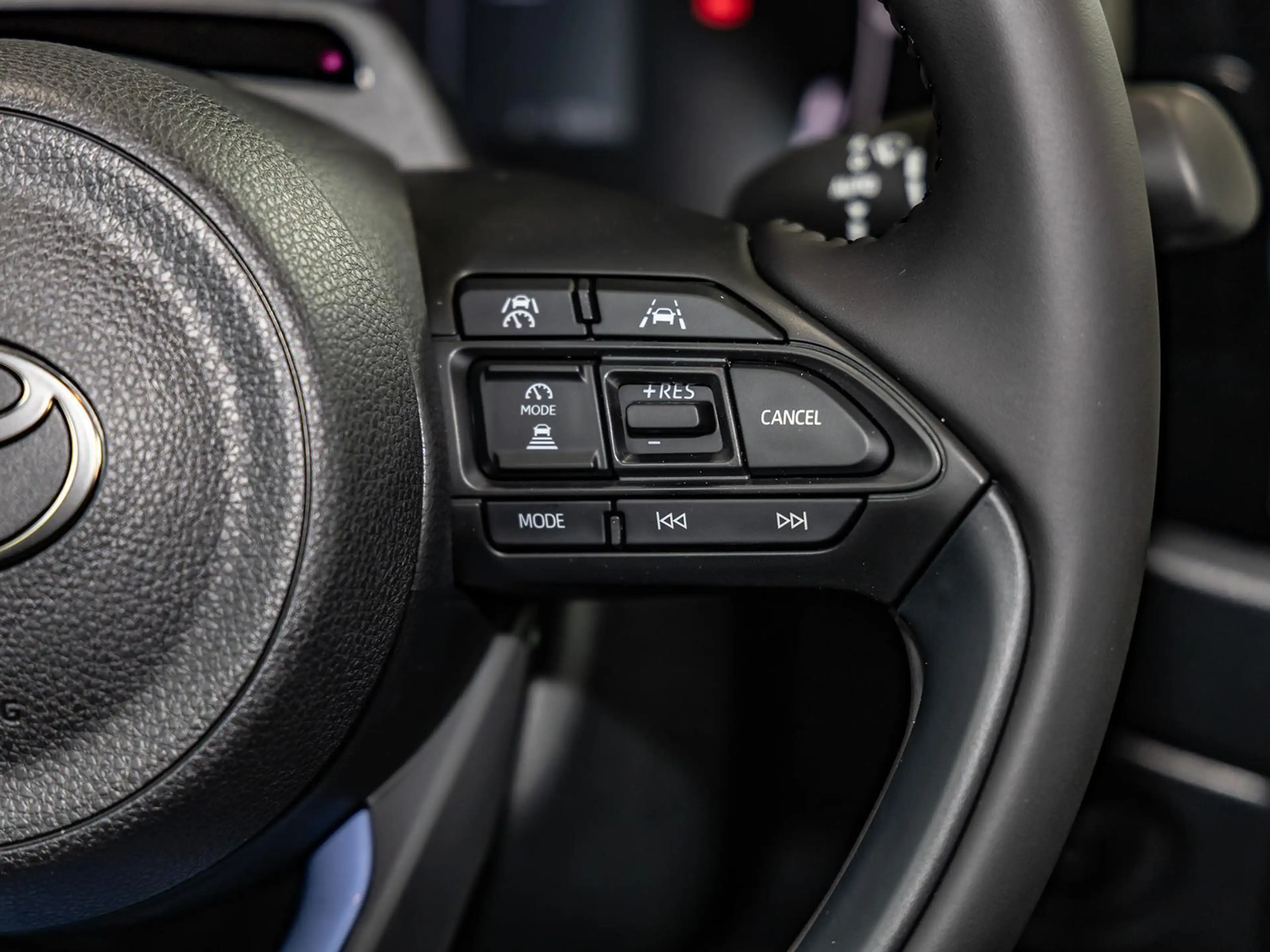 Toyota Aygo X X 1.5 HEV LOUNGE NAVI SHZ PDC KLIMA BT ZV — photo 12