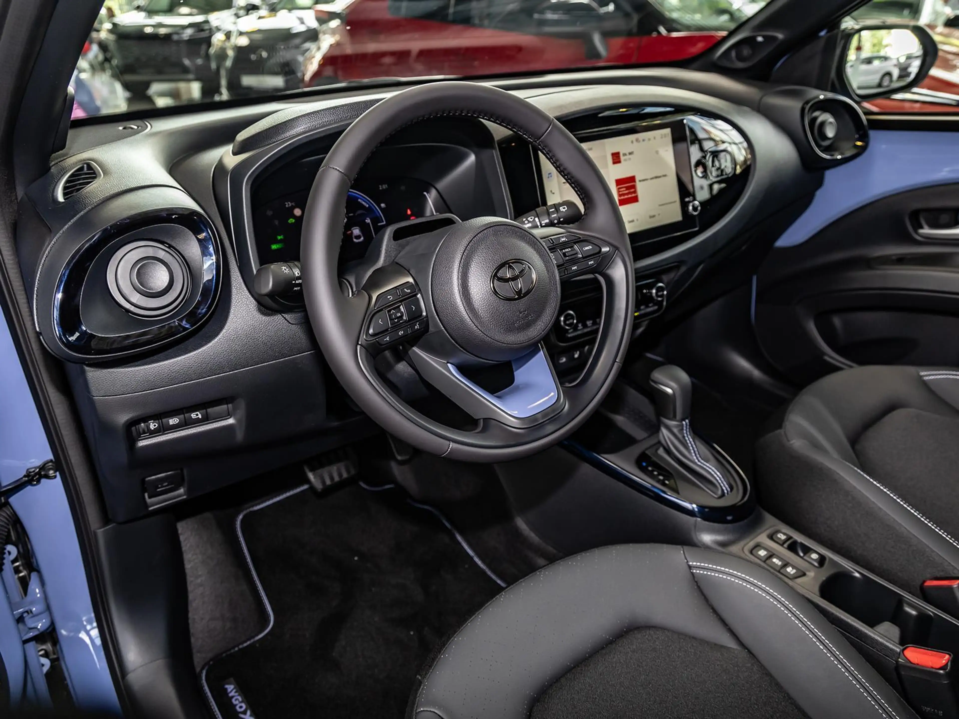 Toyota Aygo X X 1.5 HEV LOUNGE NAVI SHZ PDC KLIMA BT ZV — photo 13
